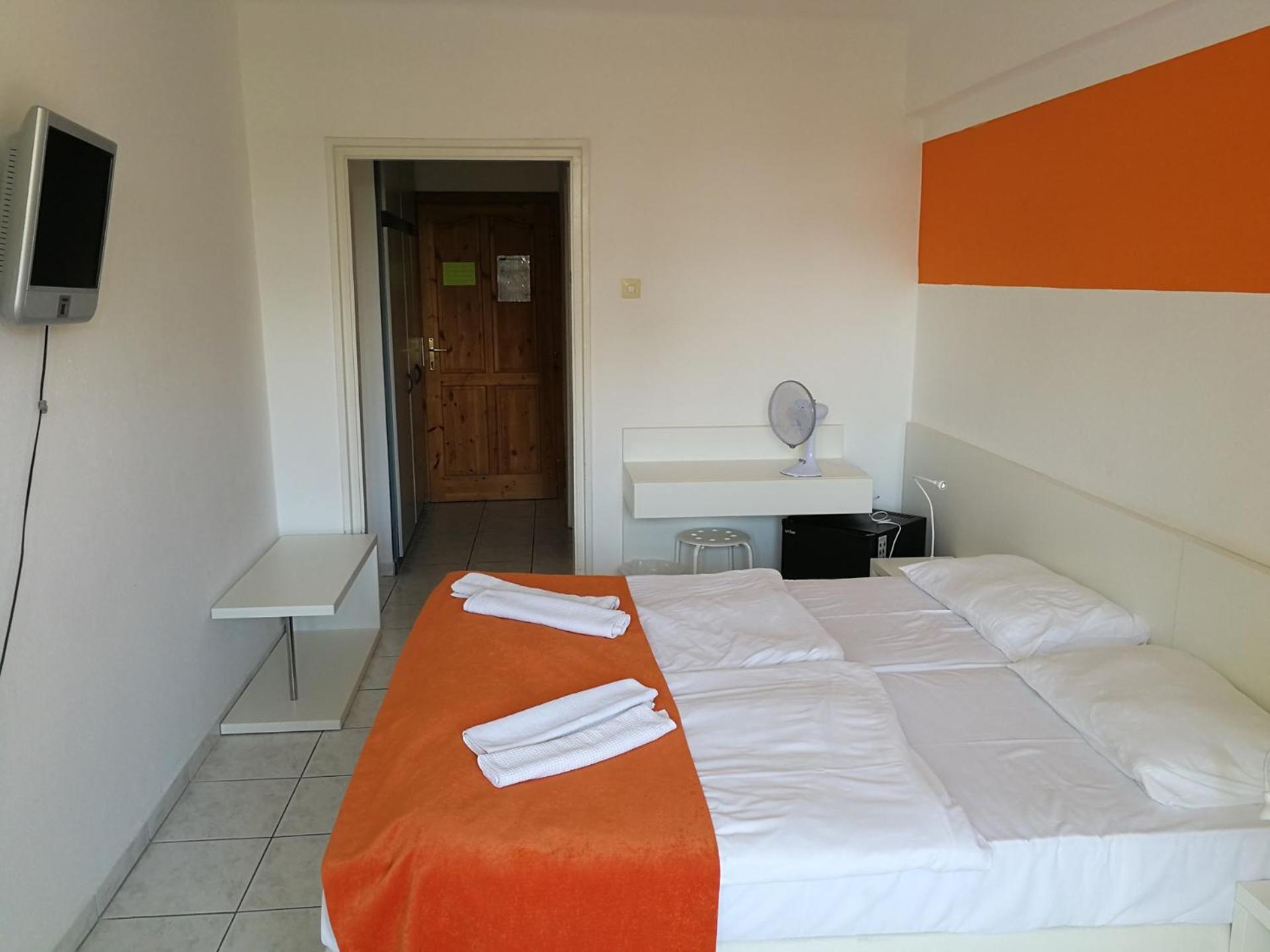 Standard Twin Room with Garden View photo 2