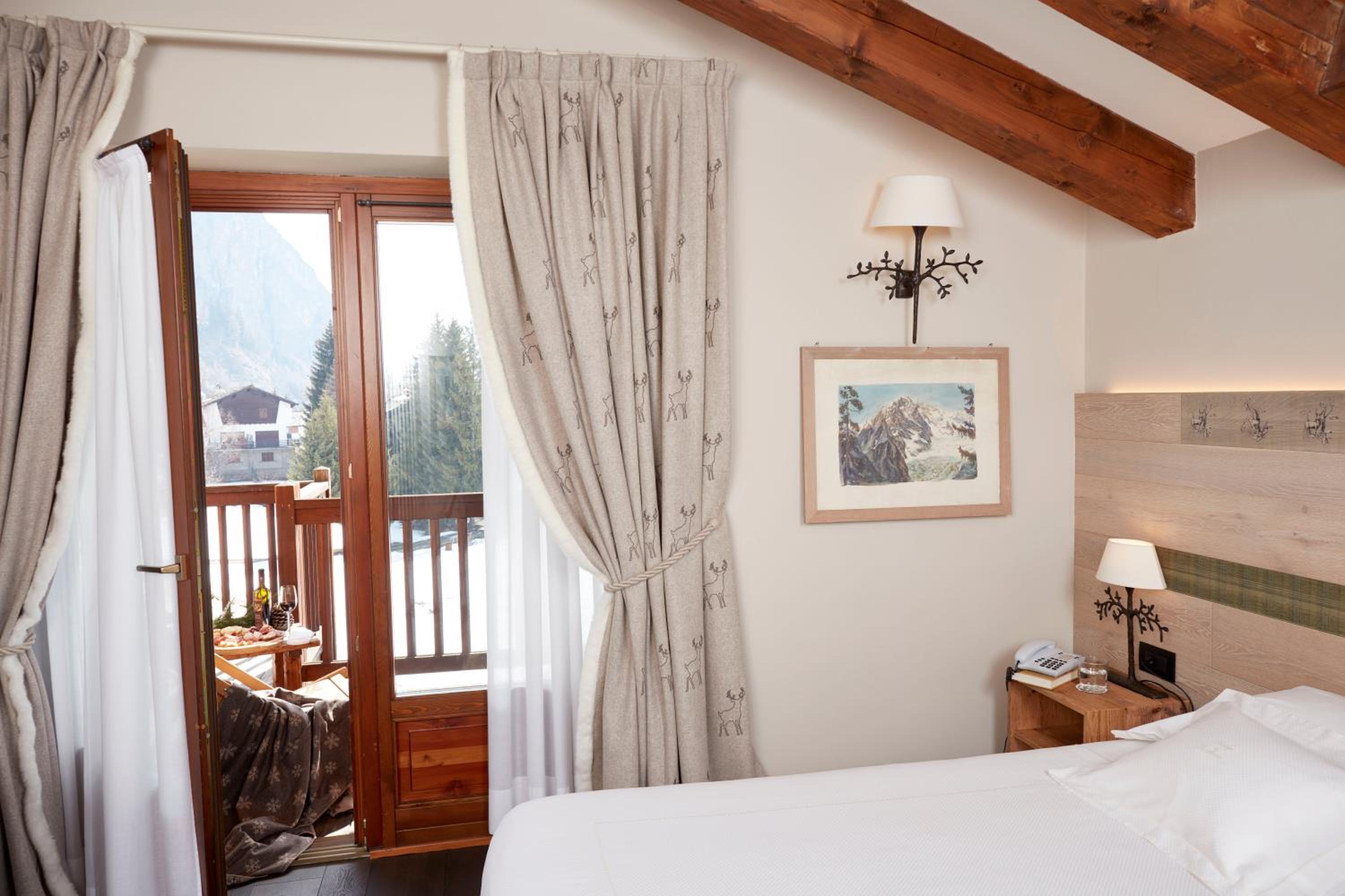 Suite with Sauna and Mont Blanc View