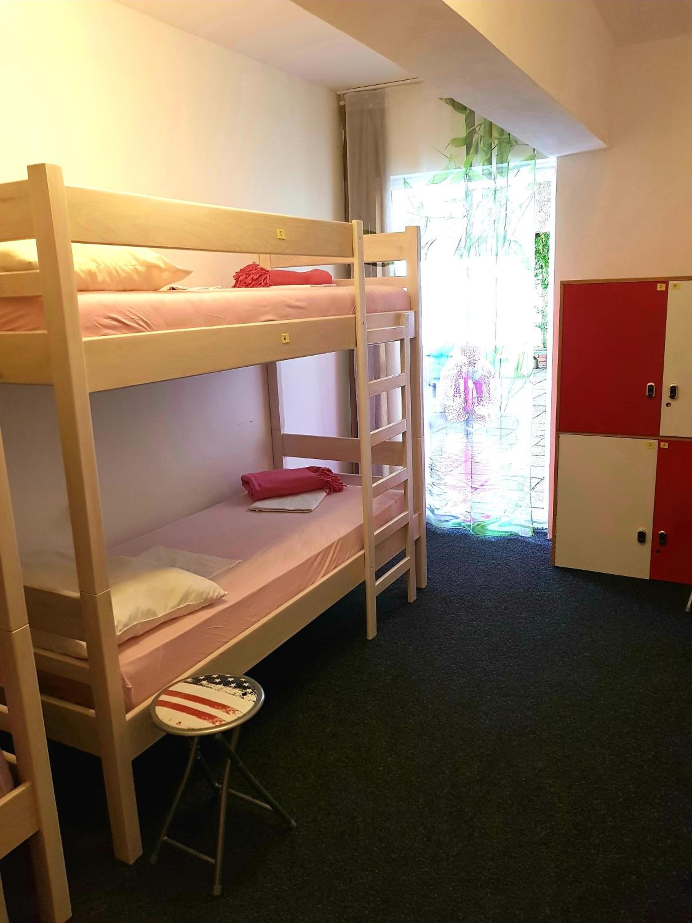 Bed in 8-Bed Mixed Dormitory Room