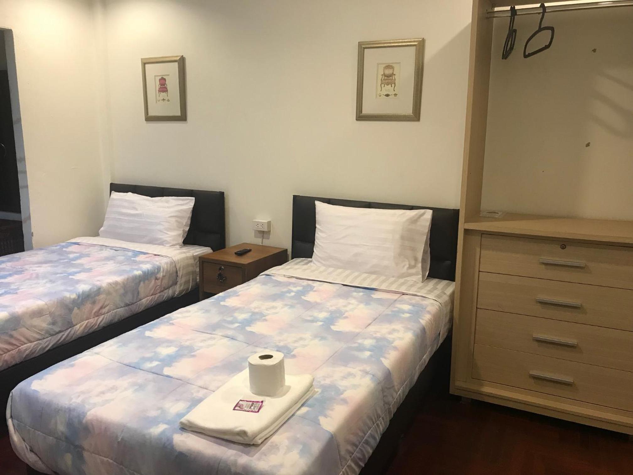 Deluxe Twin Room photo 2