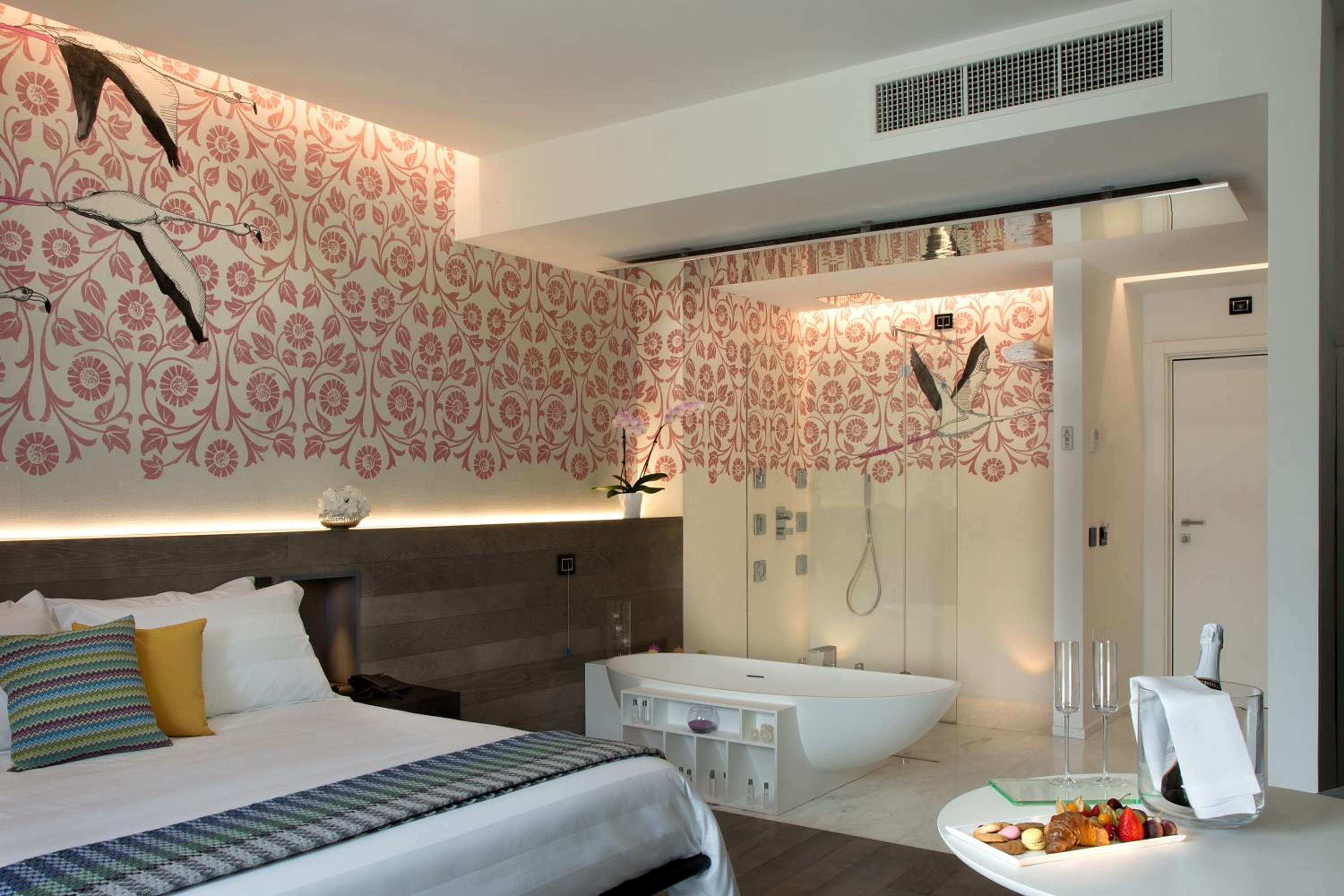 Deluxe Suite photo 3