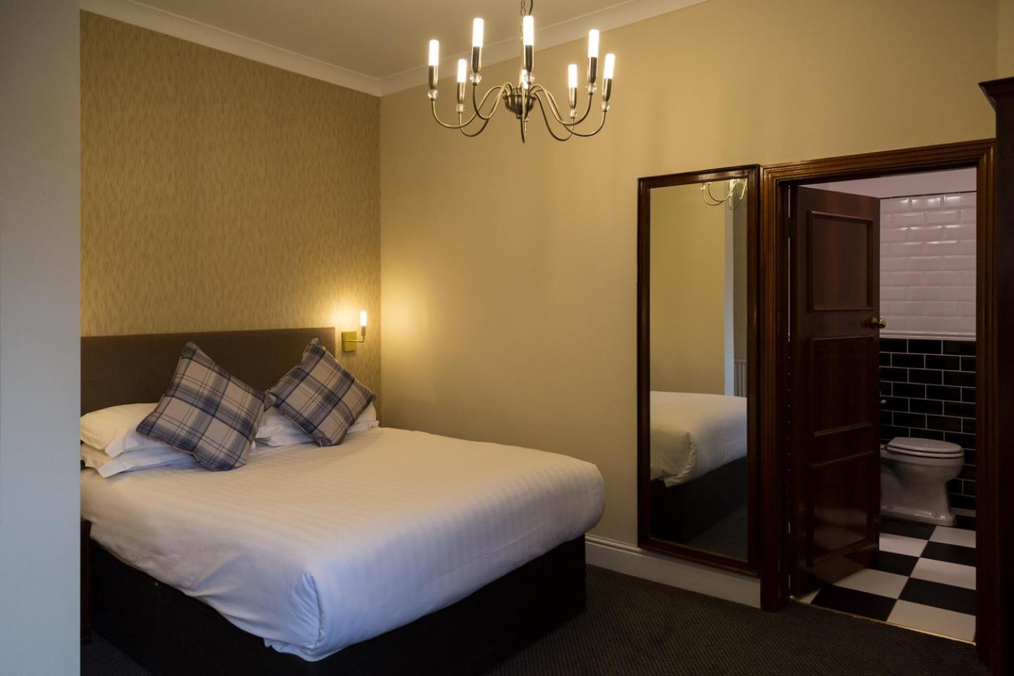 Superior Double Room - Non-Smoking - Photo 9