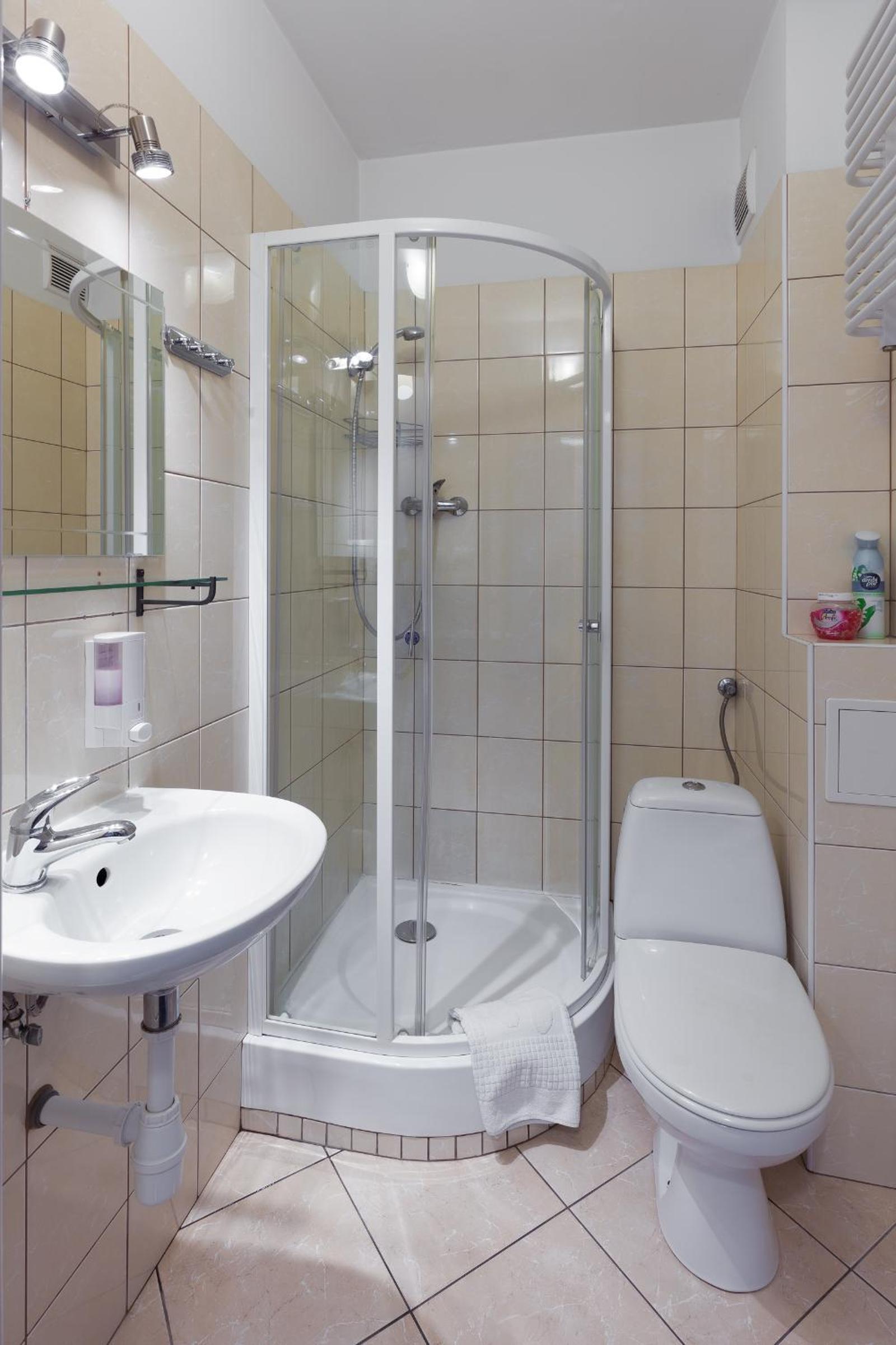 Twin Room with Private Bathroom