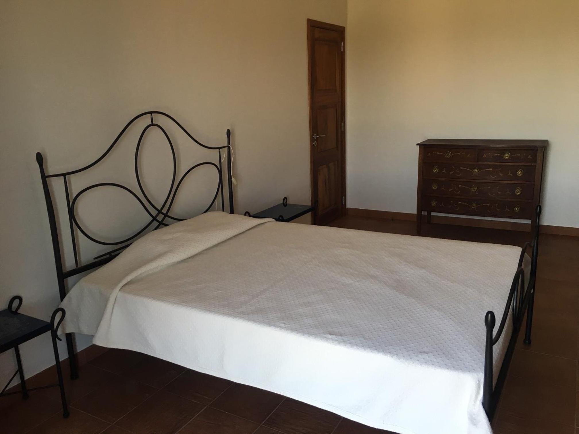 Double Room with Lake View - Photo 4