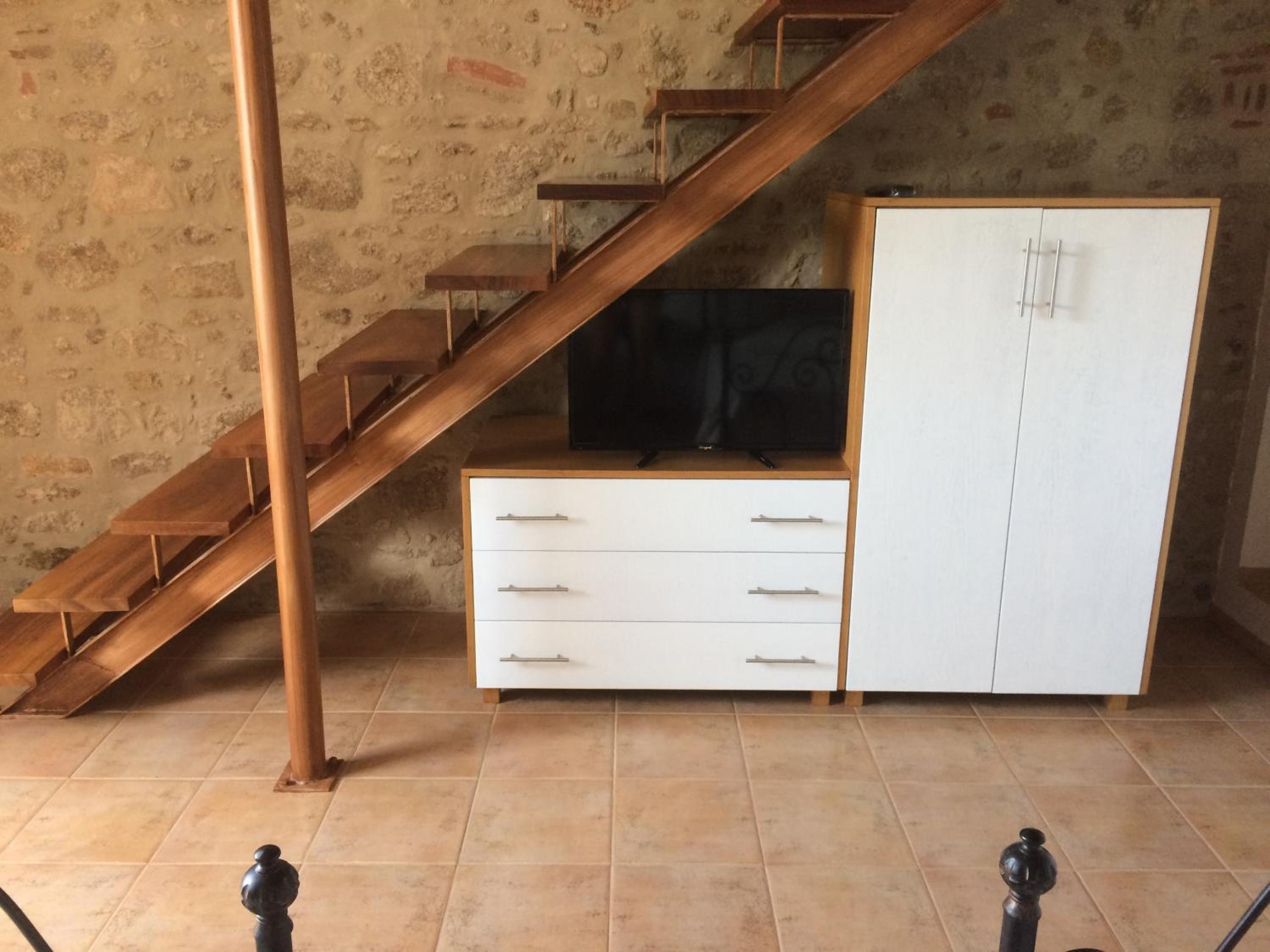 Family Room - Photo 2