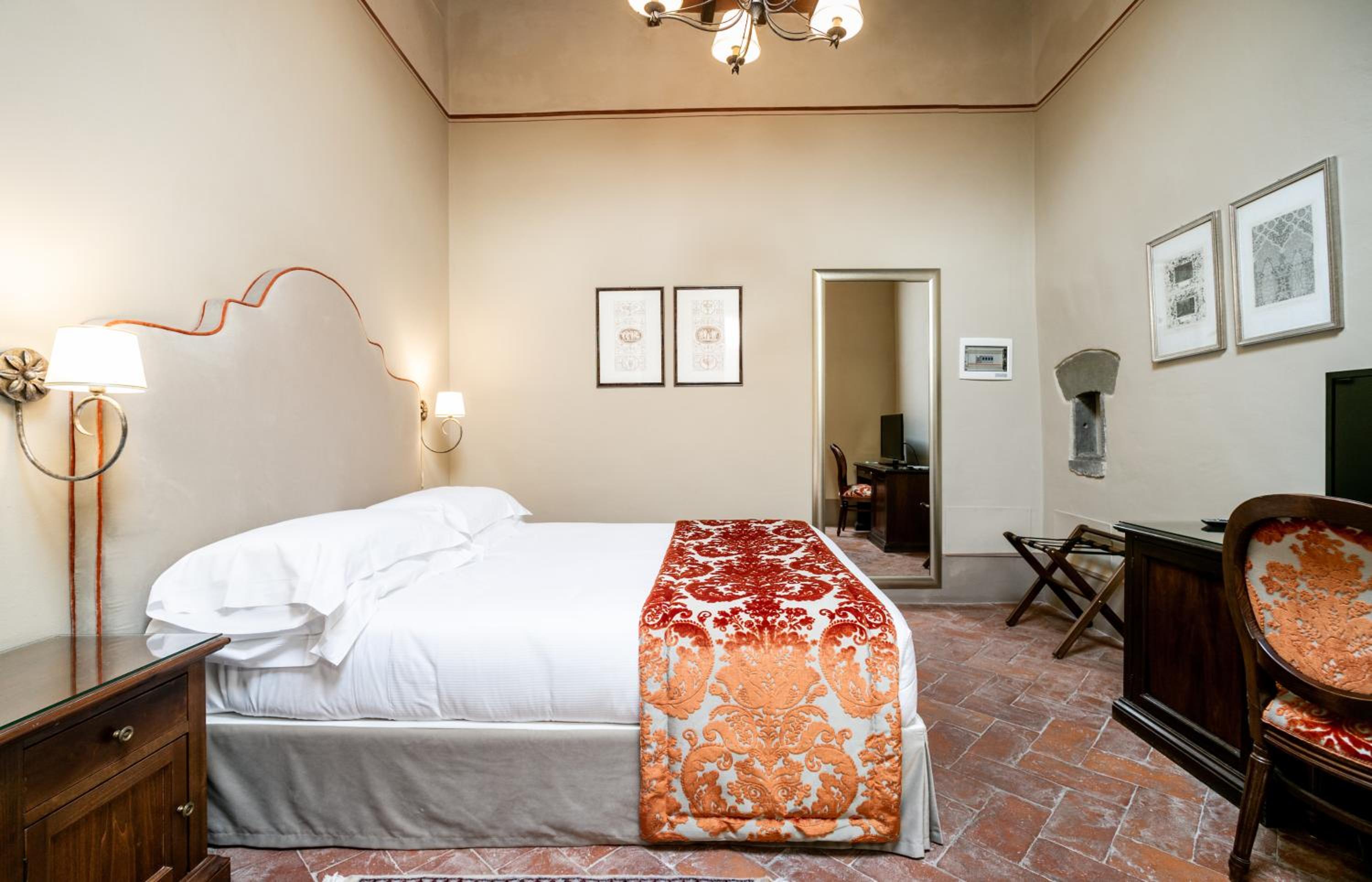 Classic Double Room with Spa Access - Photo 1