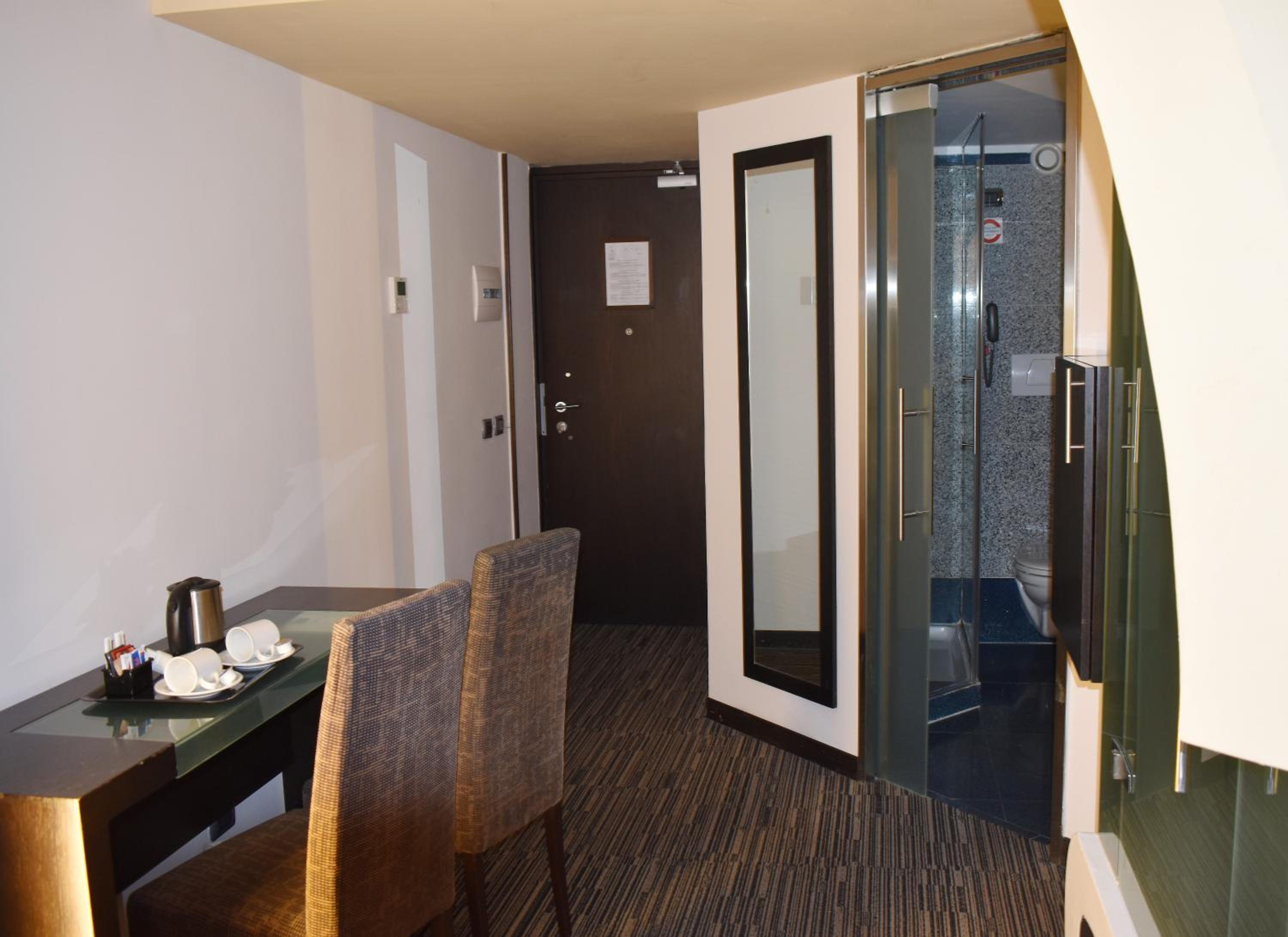 Deluxe King Room - Photo 5