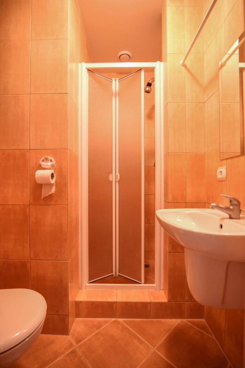 Triple Room with Bathroom photo 1