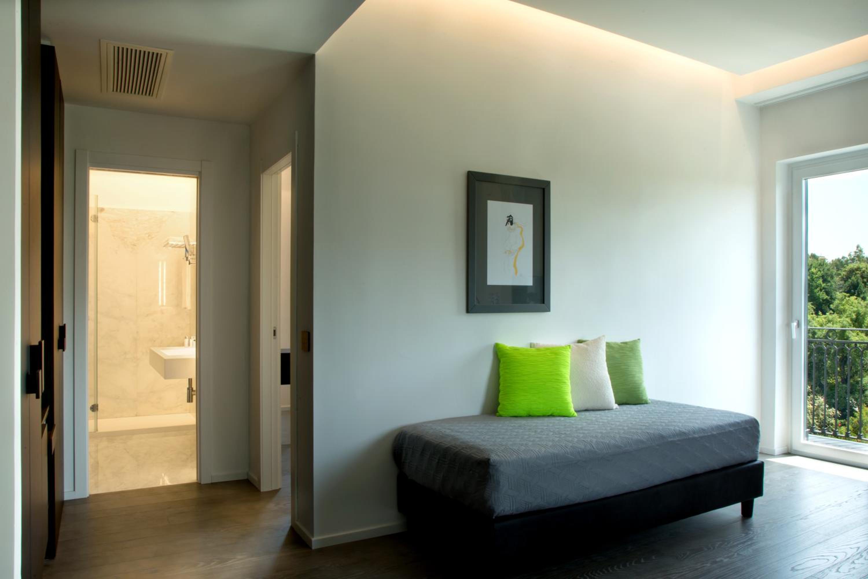 Suite with Mountain View photo 2