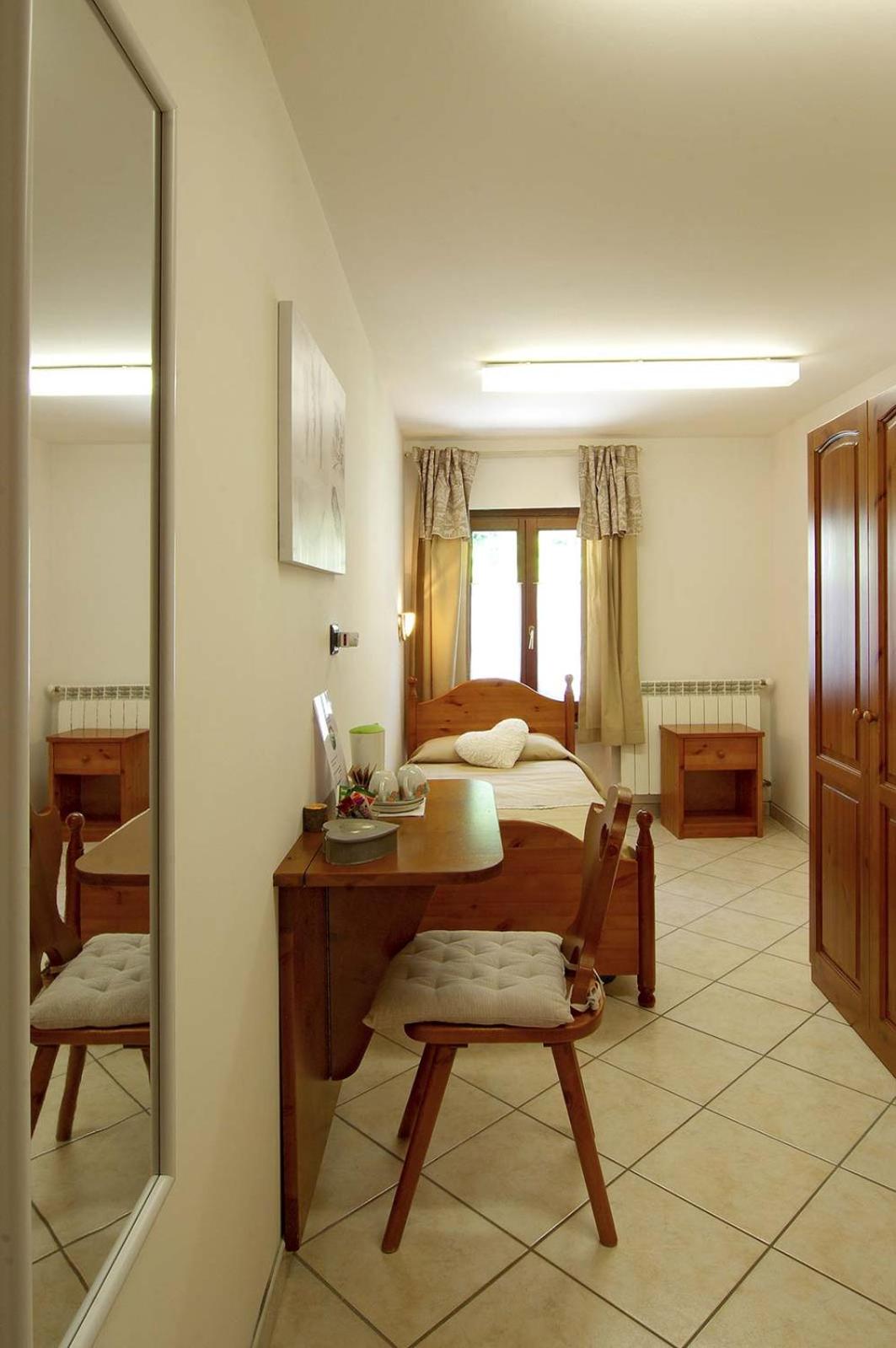 Twin Room with Shared Bathroom photo 2