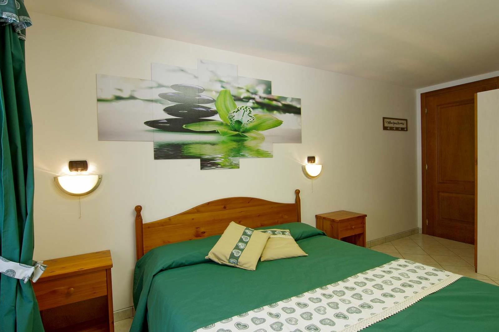 Double Room with Shared Bathroom photo 2