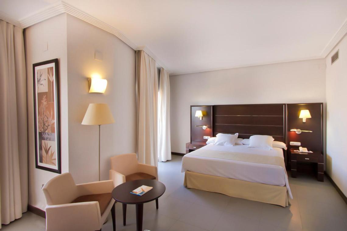 Elite Double Room with Lateral Sea View - Photo 1