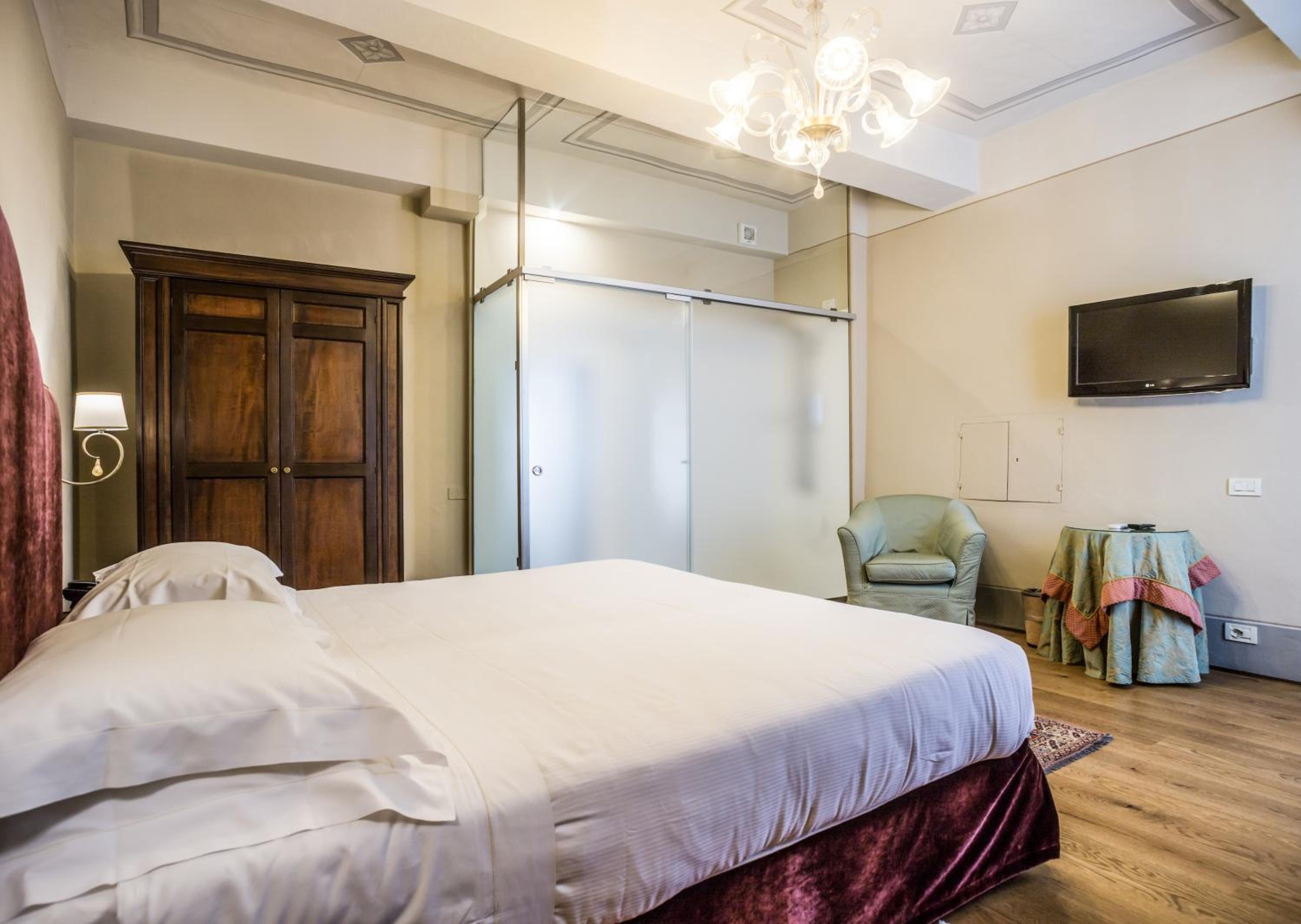 Triple Room - Photo 6