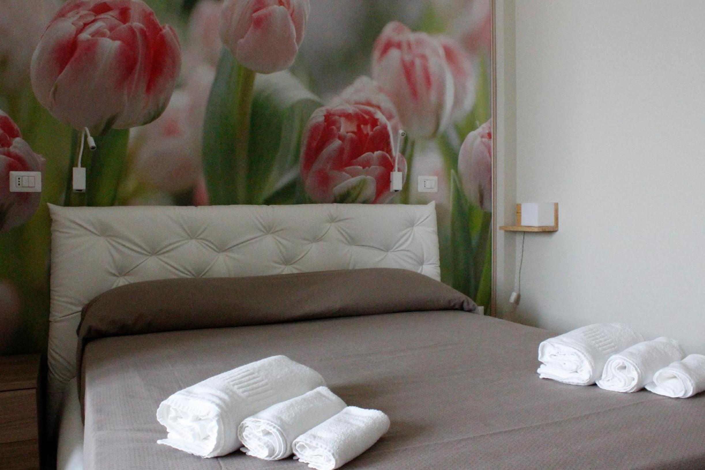 Double Room - Photo 5