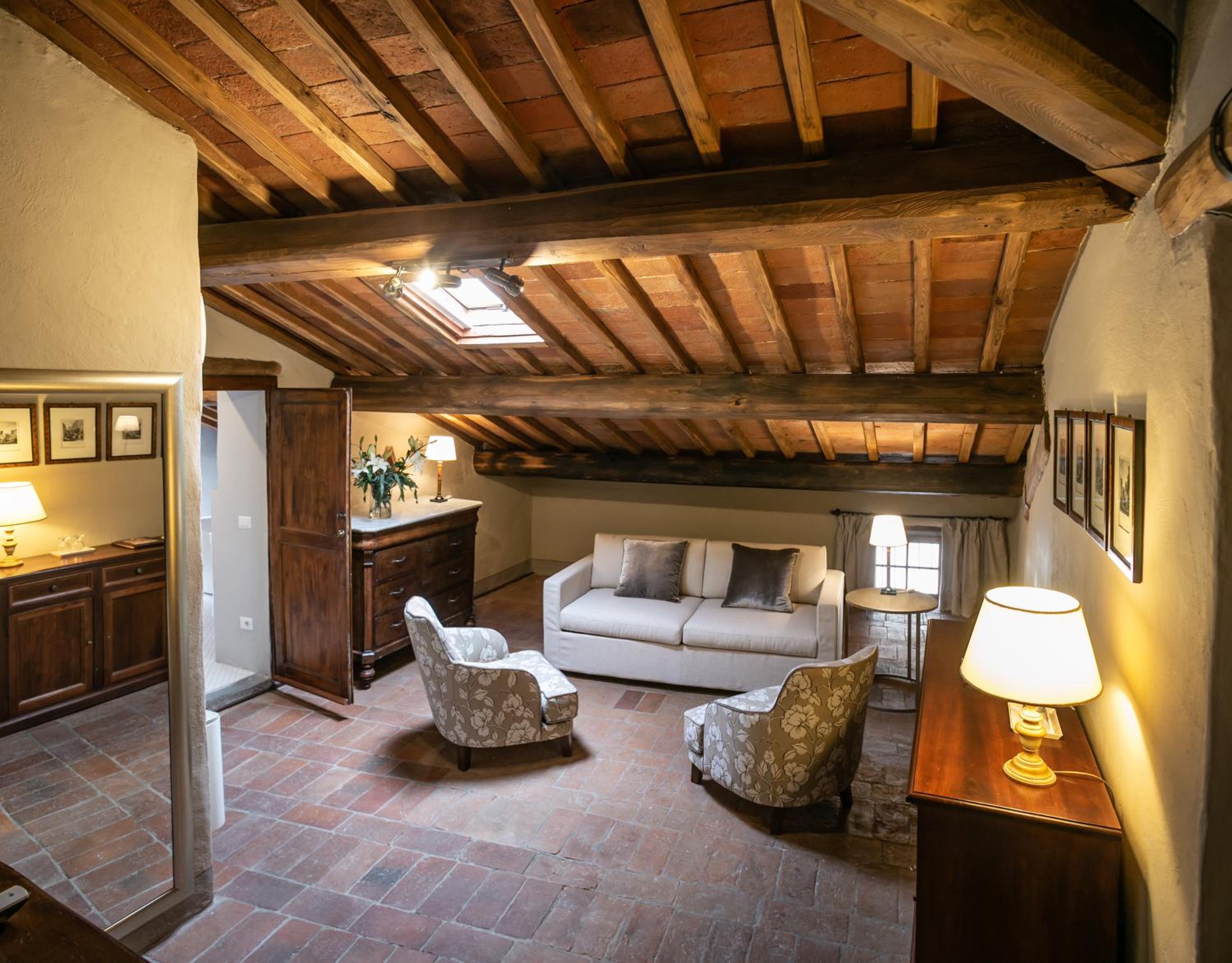 Junior Suite with Spa Access - Photo 10