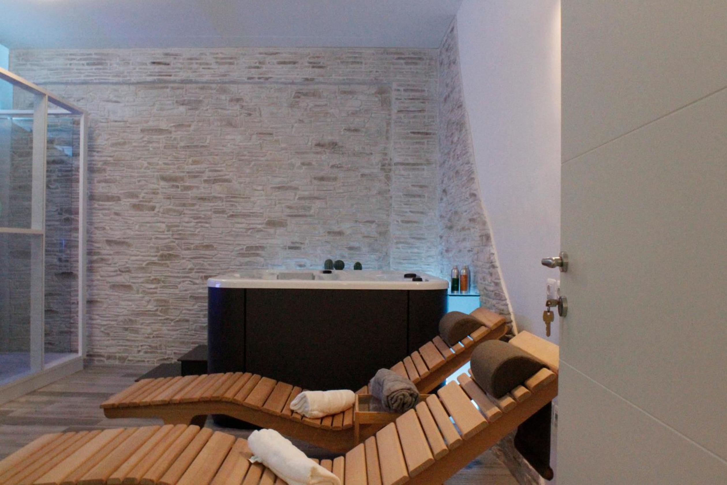 Double Room with Spa Package photo 3