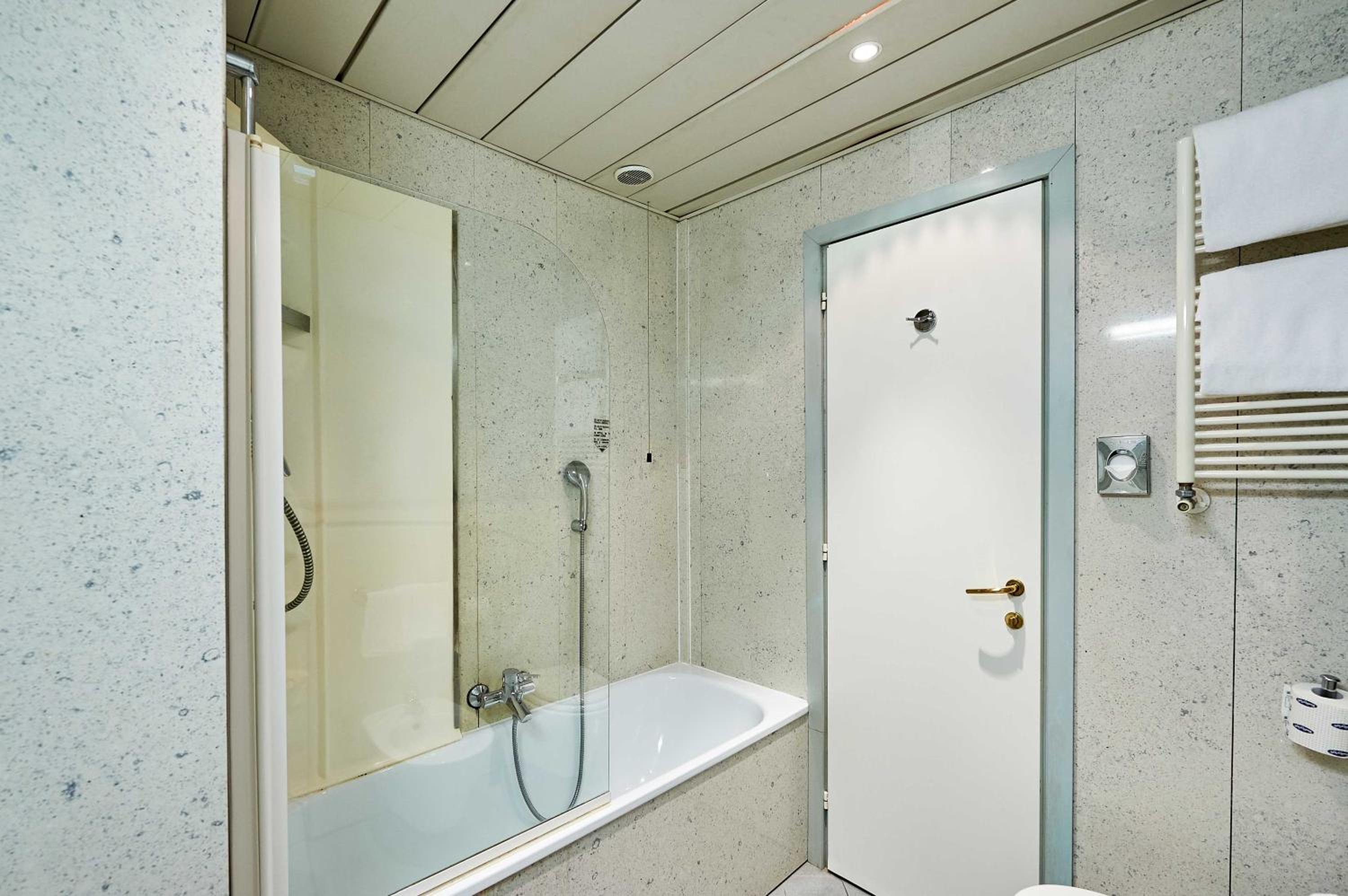 Executive Double or Twin Room - Photo 3