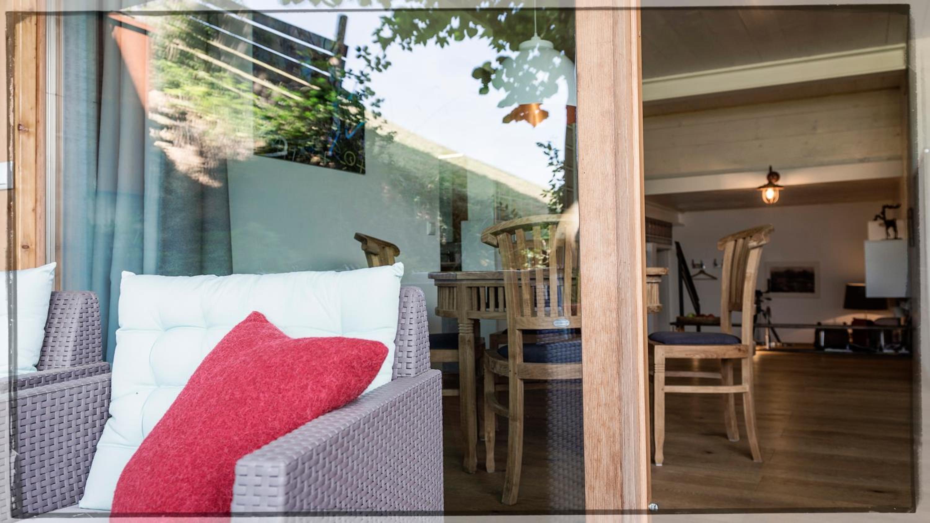 Apartment with Terrace and Lake View photo 3