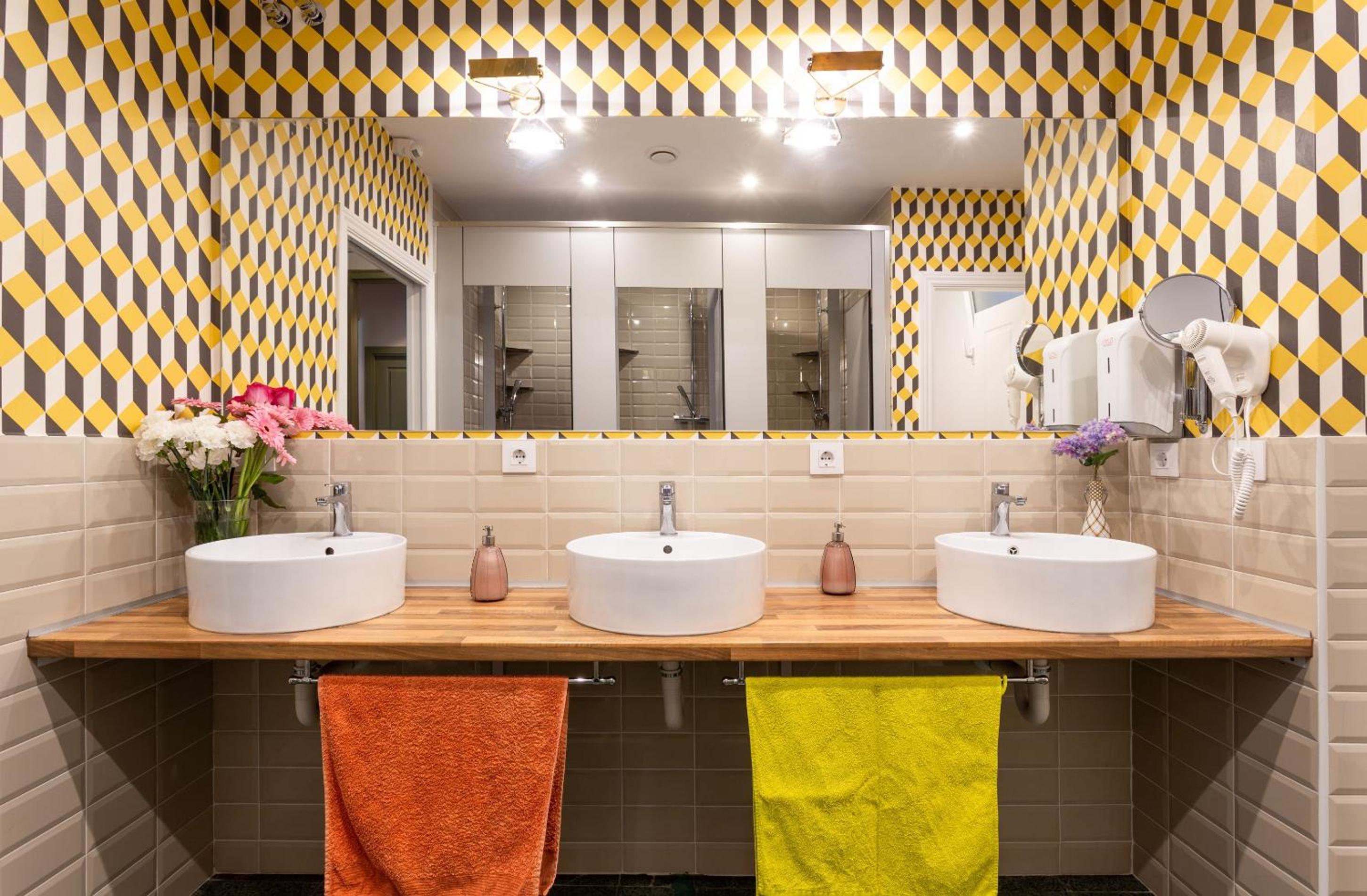Double Room with Shared Bathroom photo 3