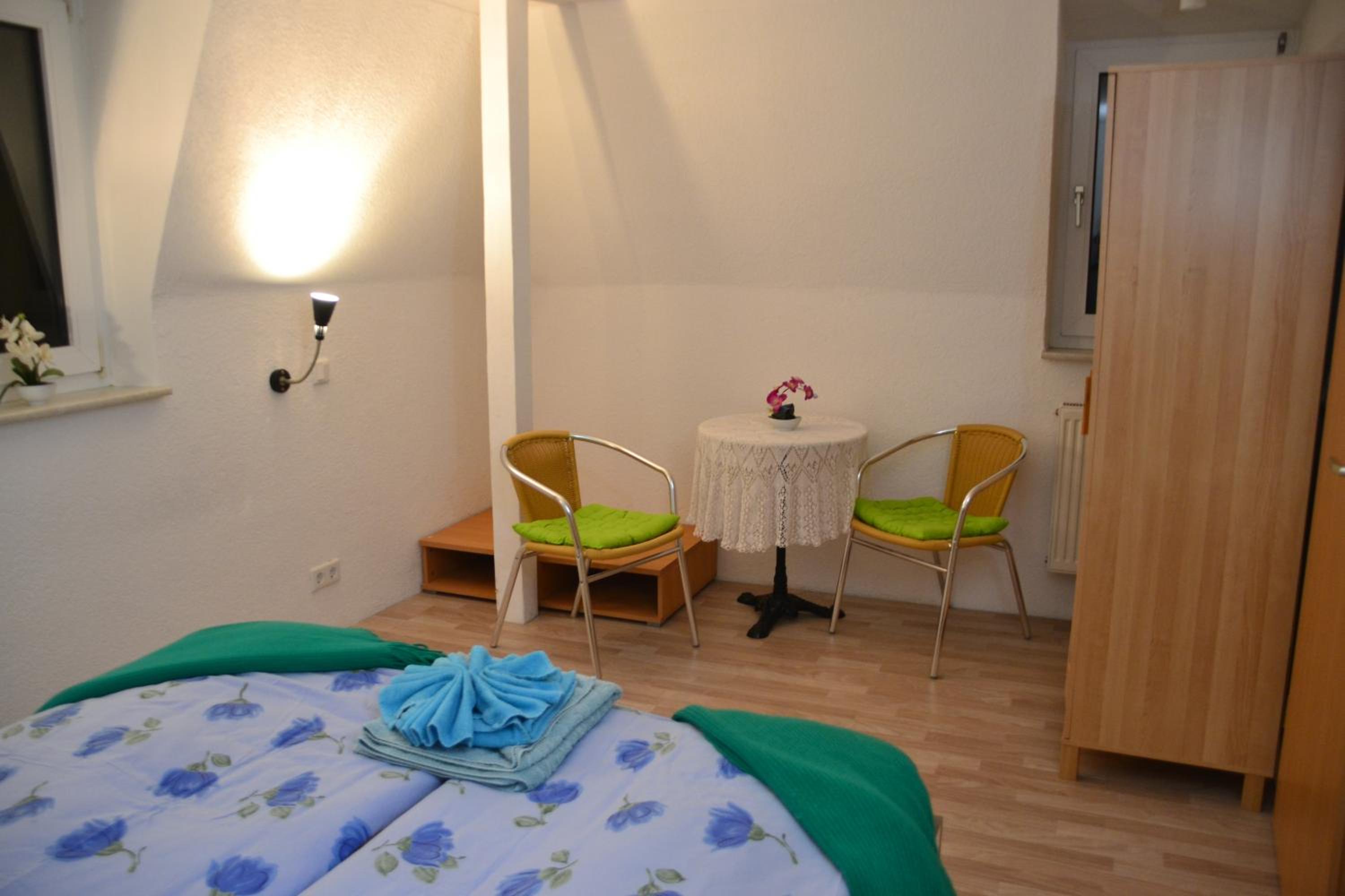 Double Room with Private Bathroom - Photo 6