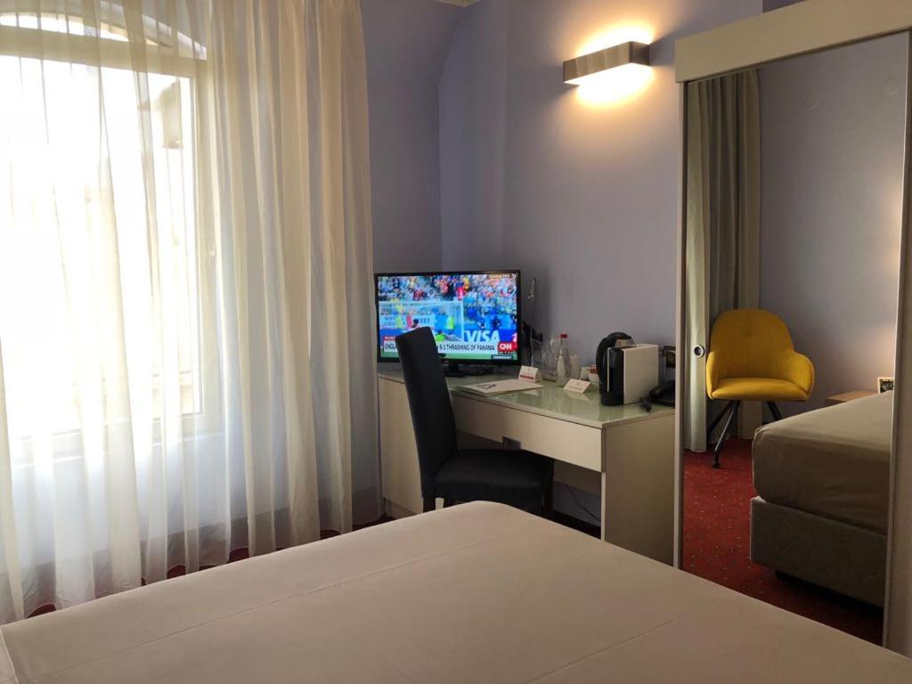 Smart Double Room with Mountain View - Photo 1
