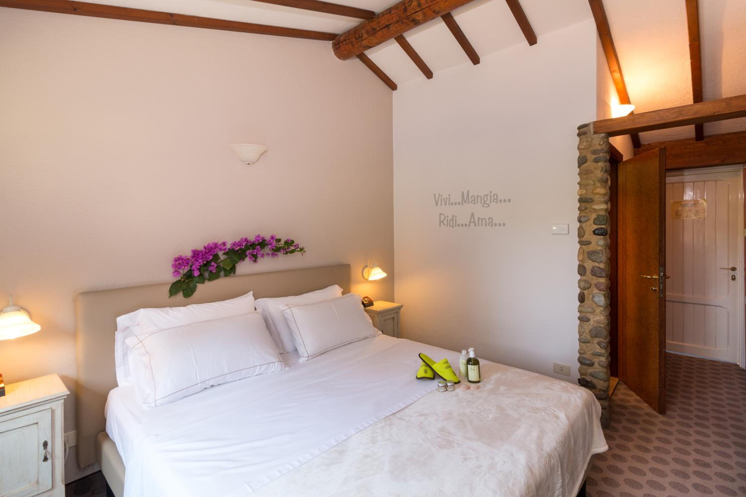 Double or Twin Room - Photo 3