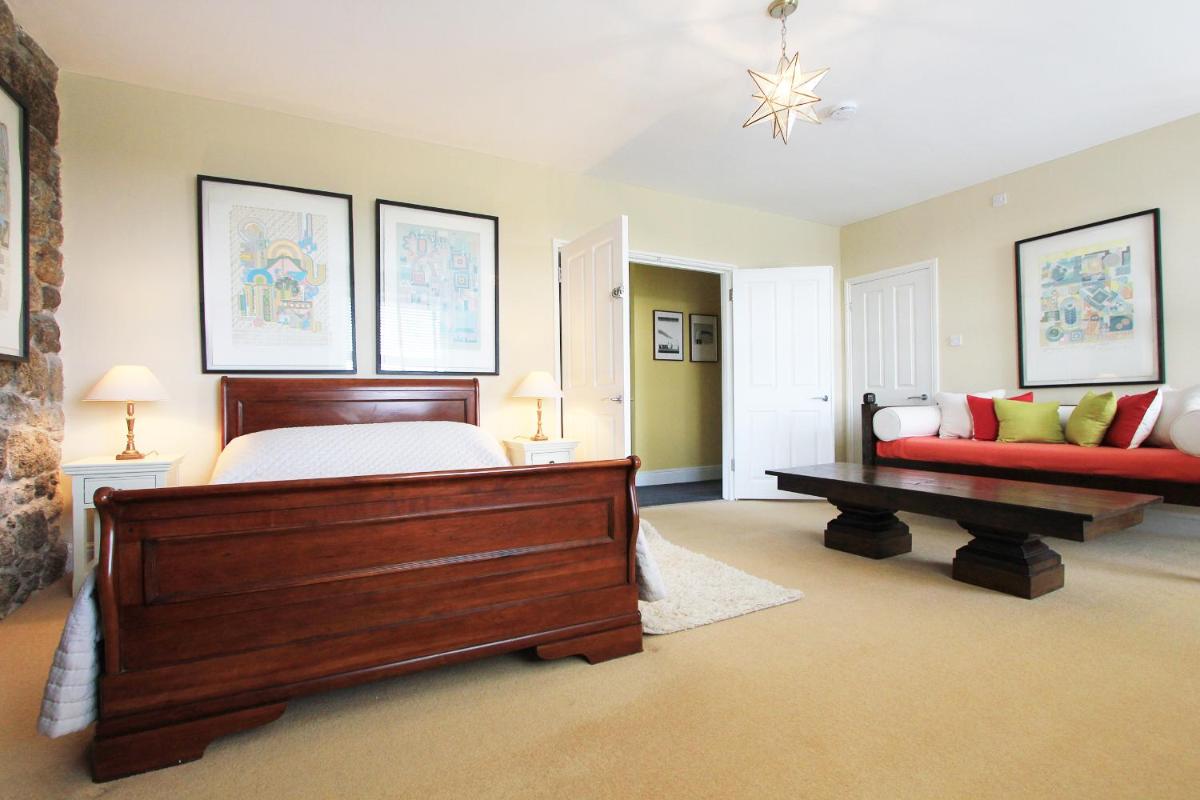 Superior King Room photo 3