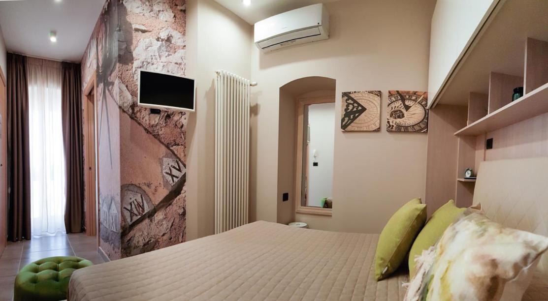 Double Room - Photo 8