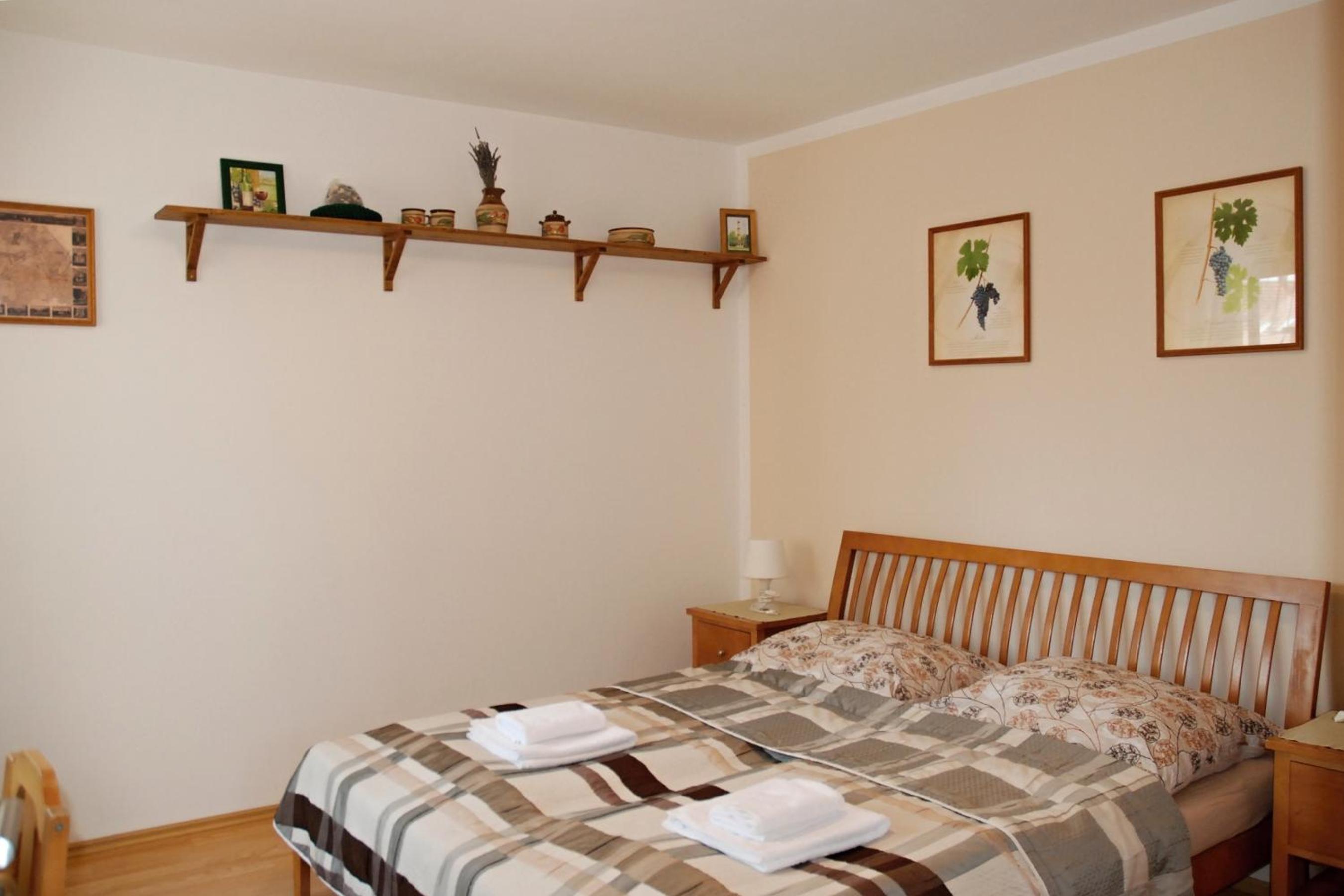 Double Room with Private Bathroom - Photo 7