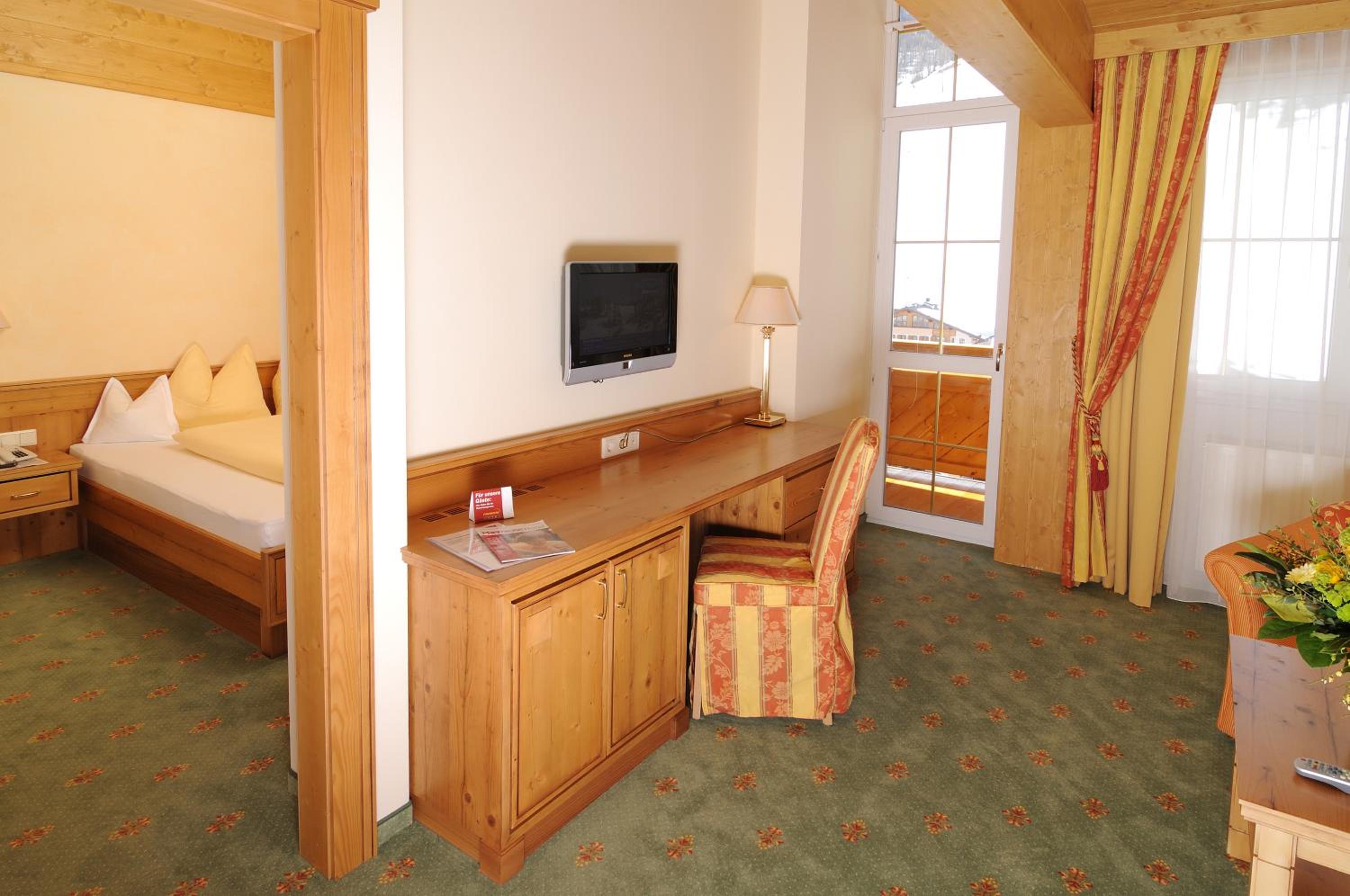 Two-Bedroom Suite photo 2