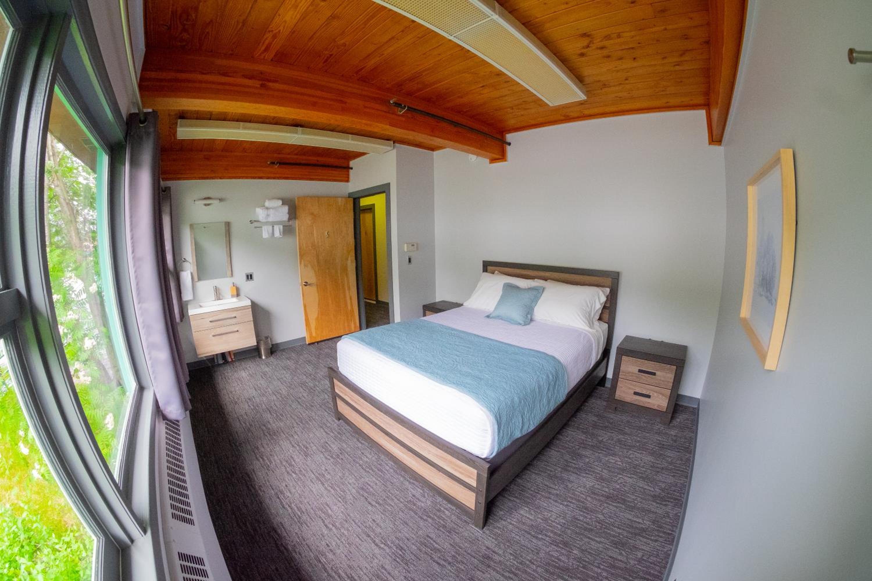 Queen Room - Photo 1