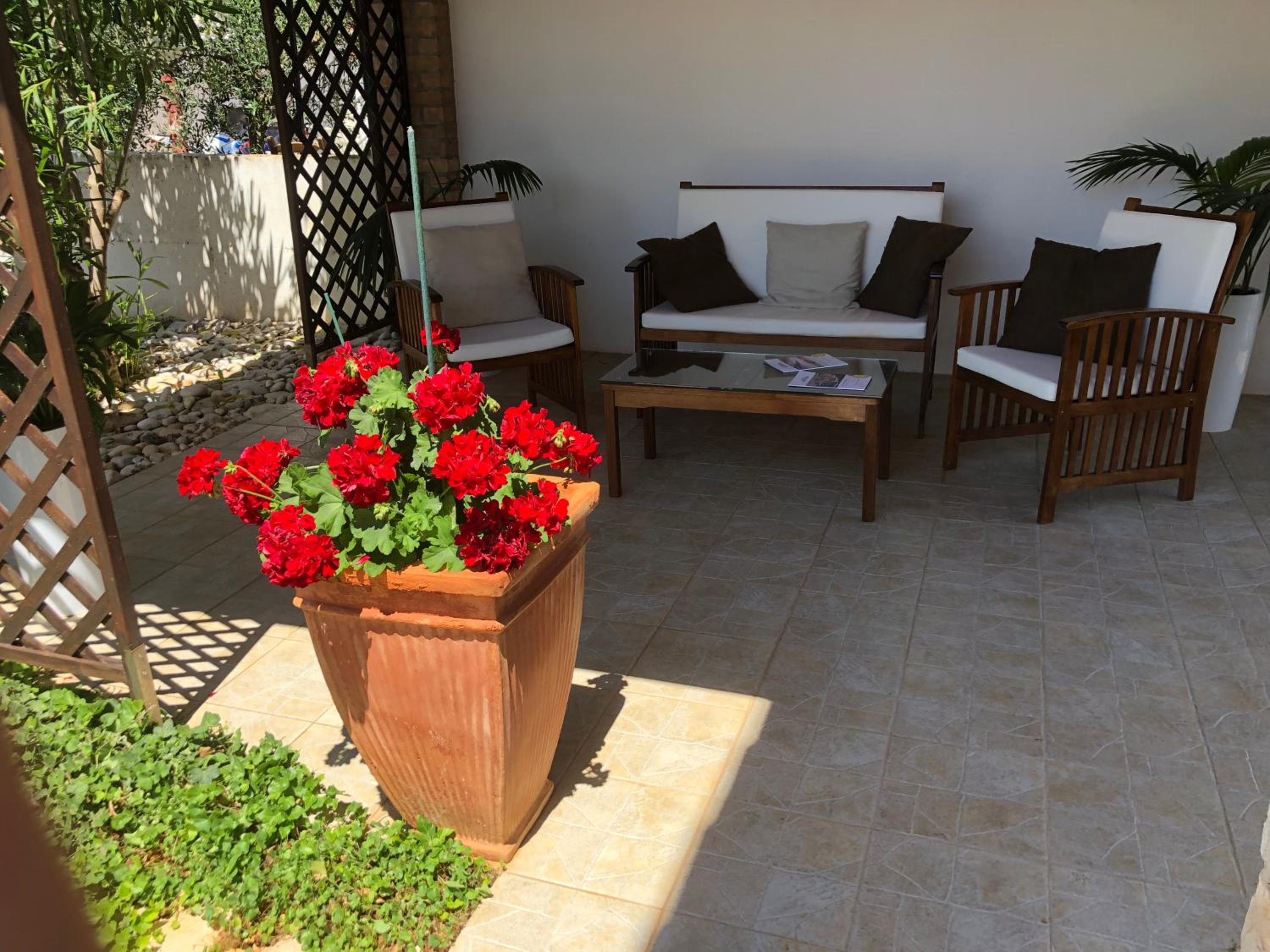 Studio with Garden View - Photo 30