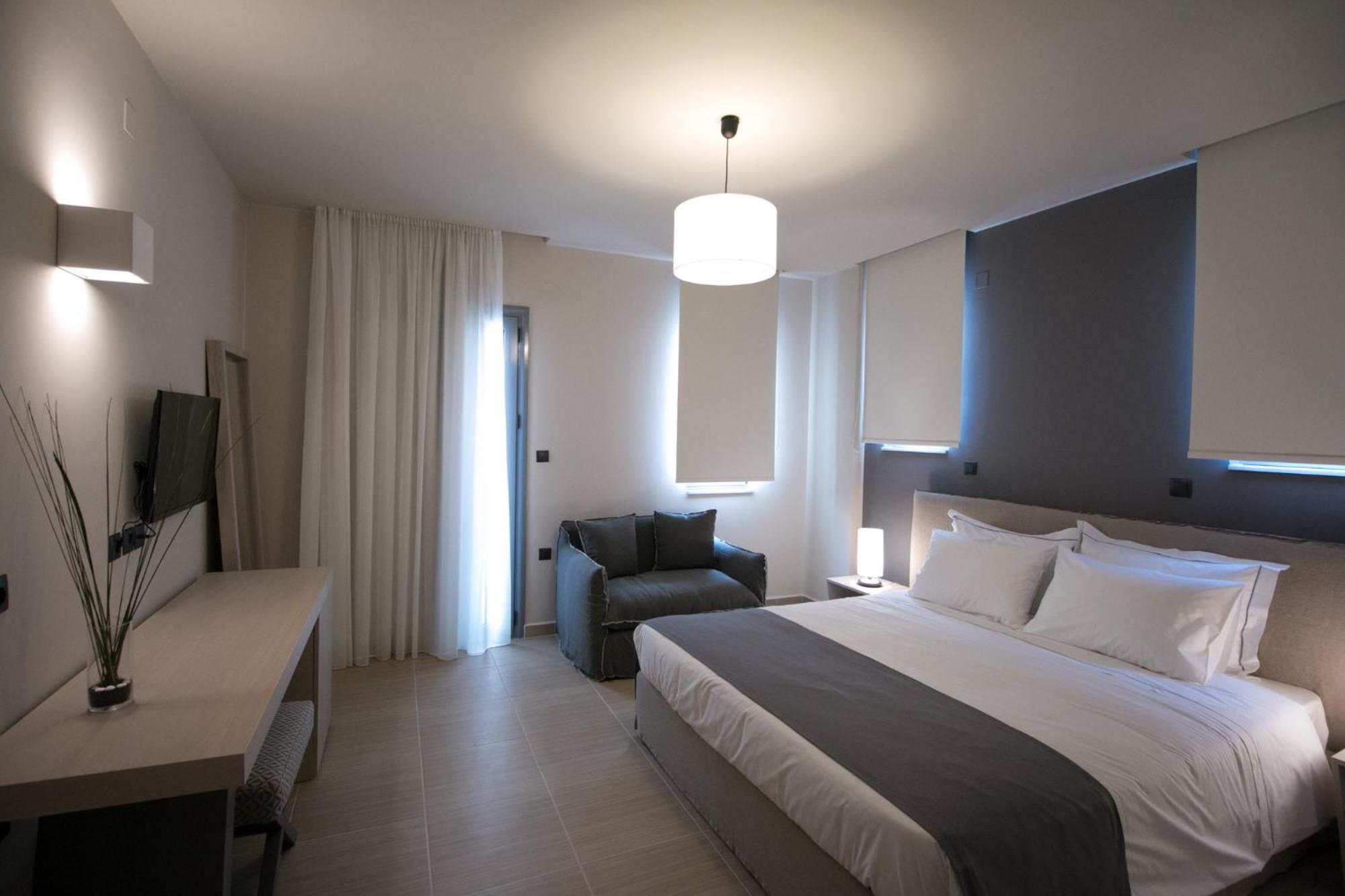 Deluxe Triple Room - Photo 1