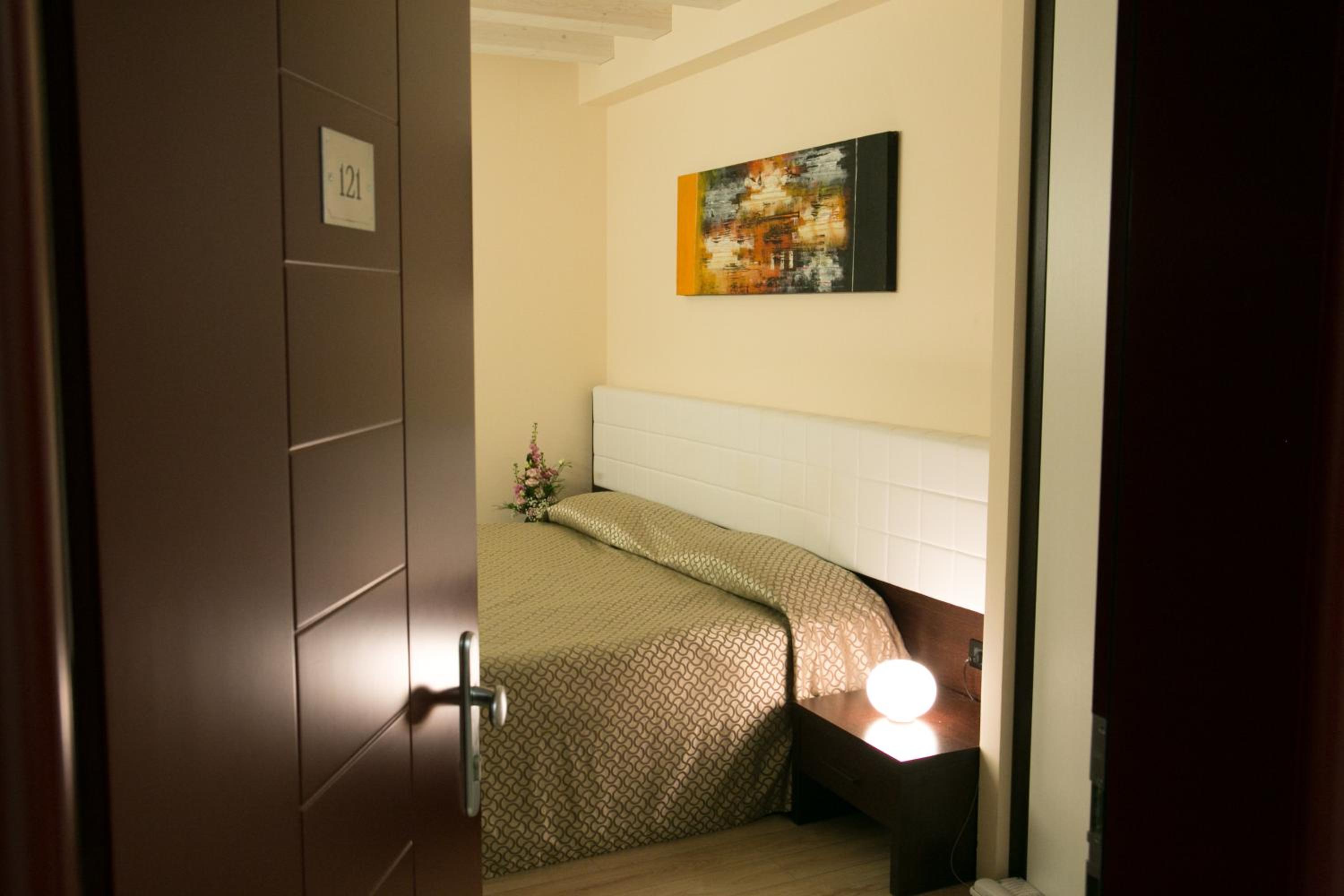Double or Twin Room photo 2