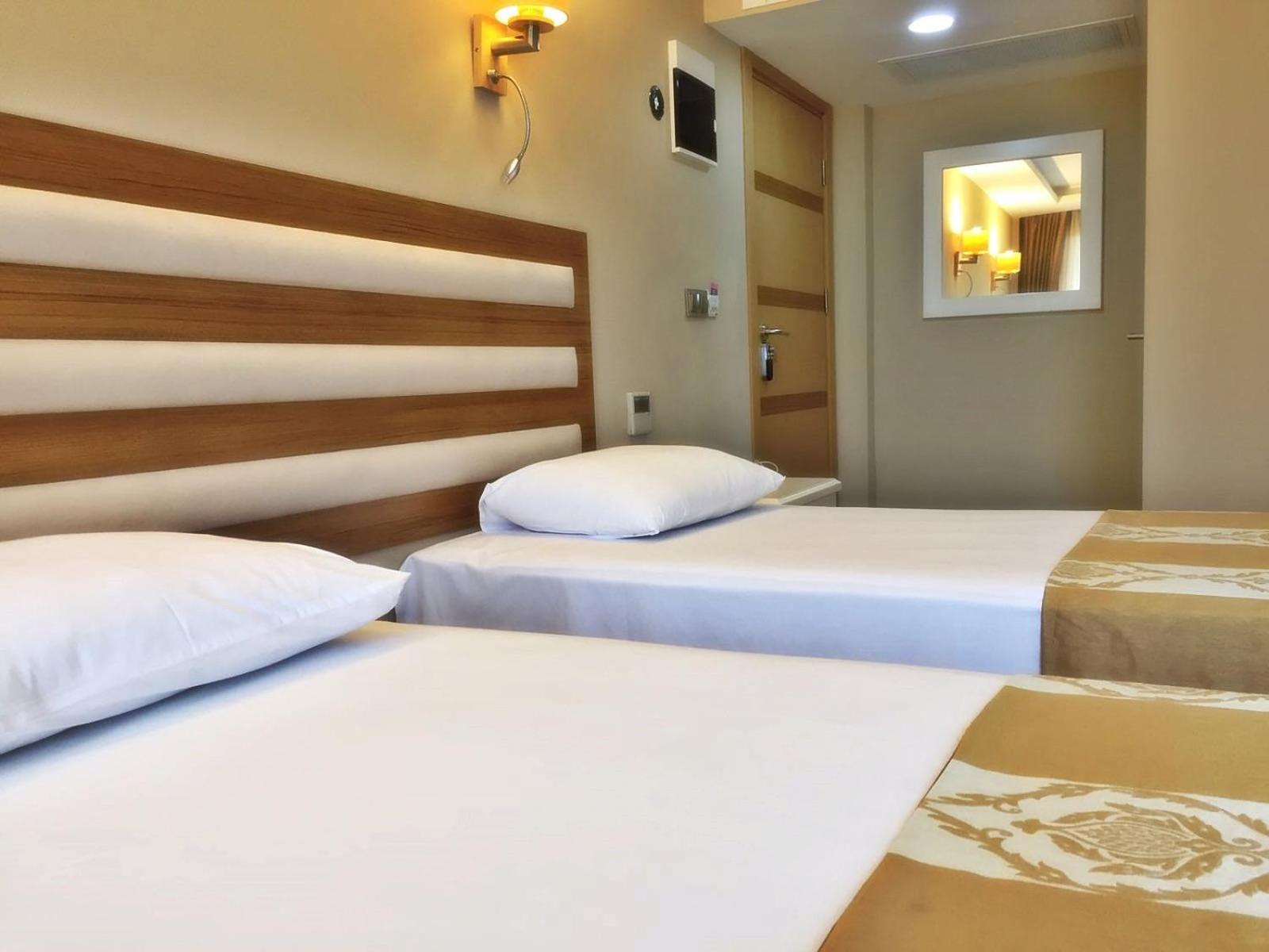 Double or Twin Room with Side Sea View