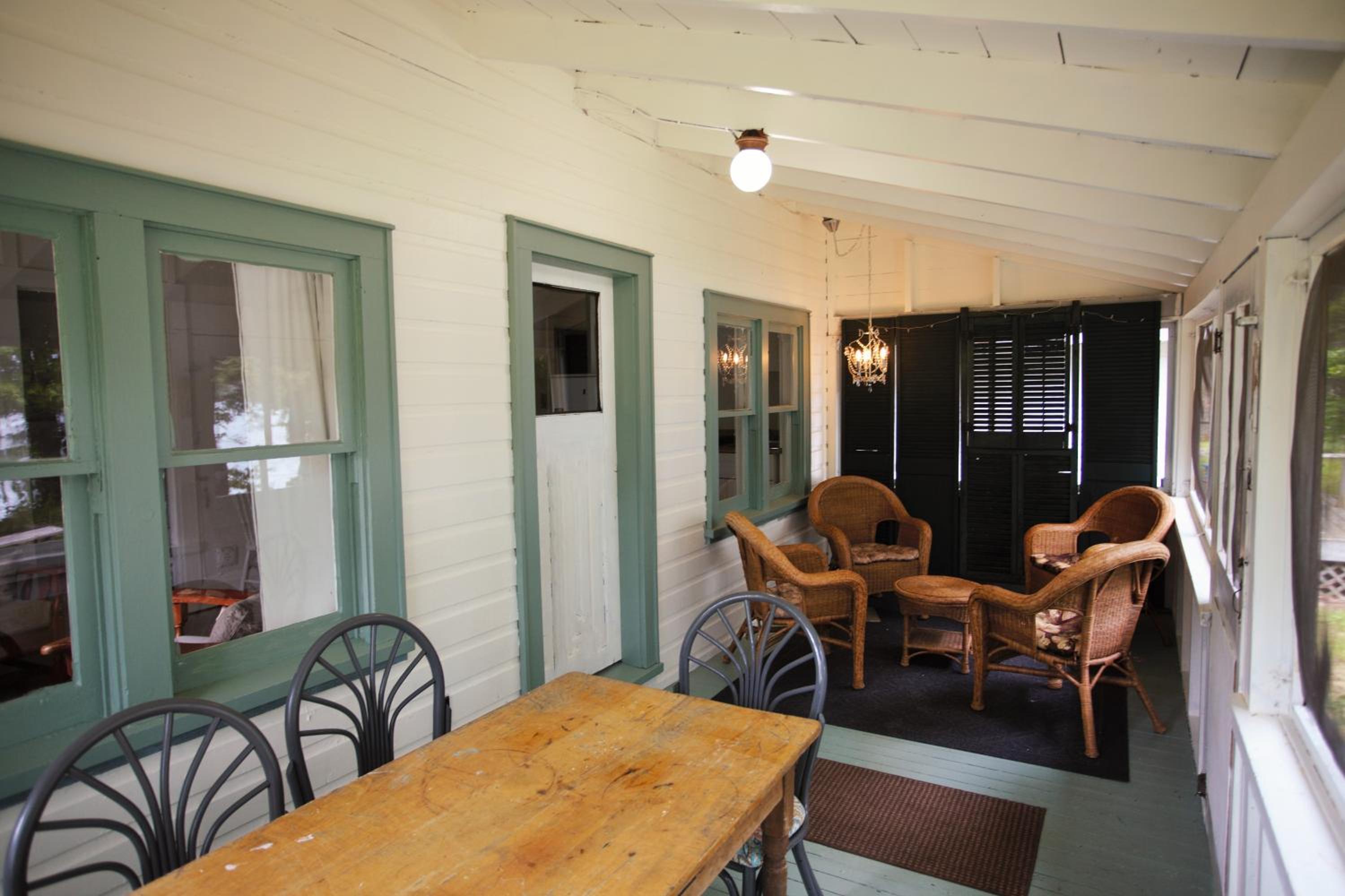 Two-Bedroom Cottage photo 3