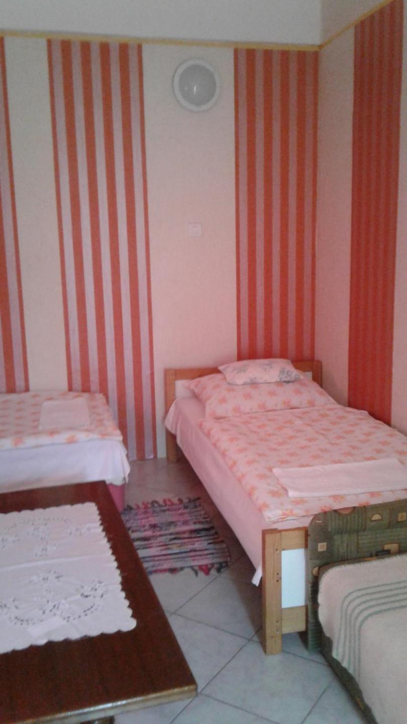 Quadruple Room with Bathroom photo 2