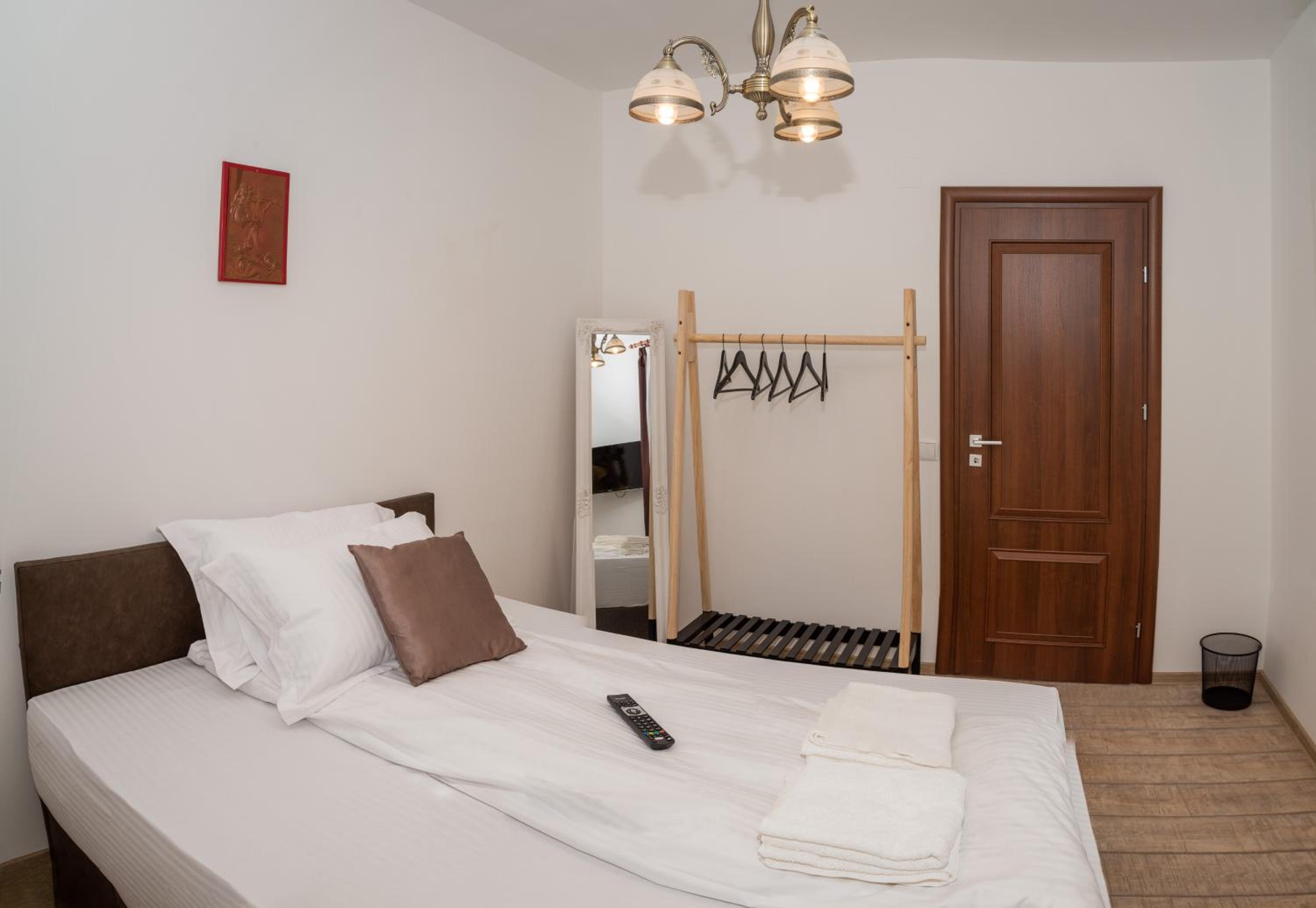 One-Bedroom Apartment - Photo 4