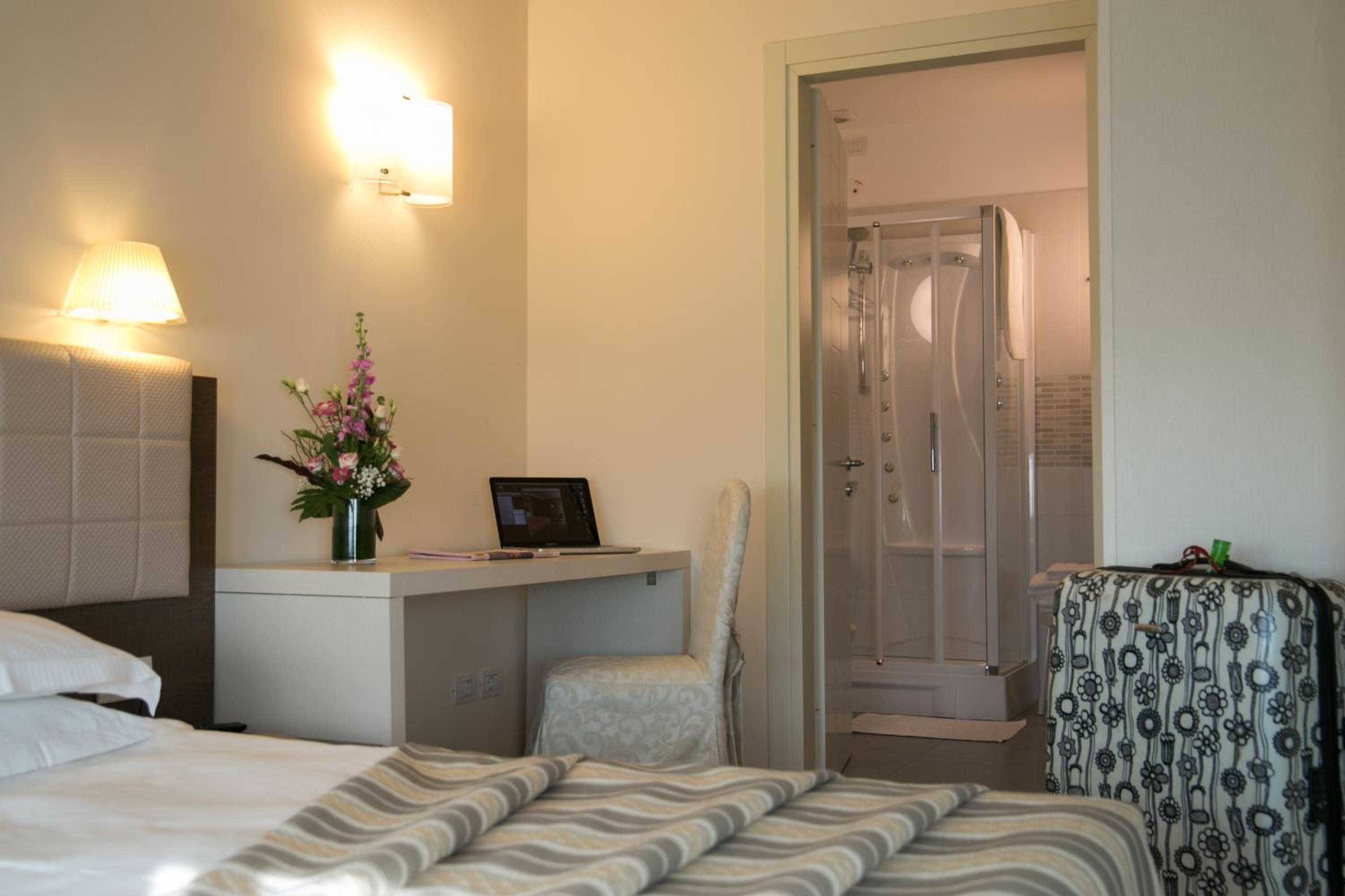 Double or Twin Room photo 1