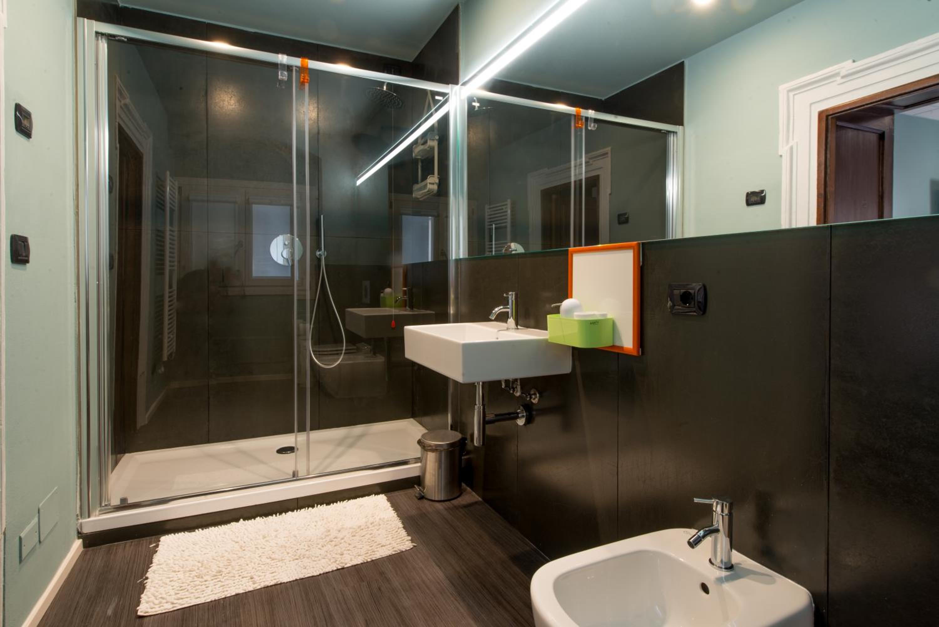 Double Room with Private Bathroom - Photo 5