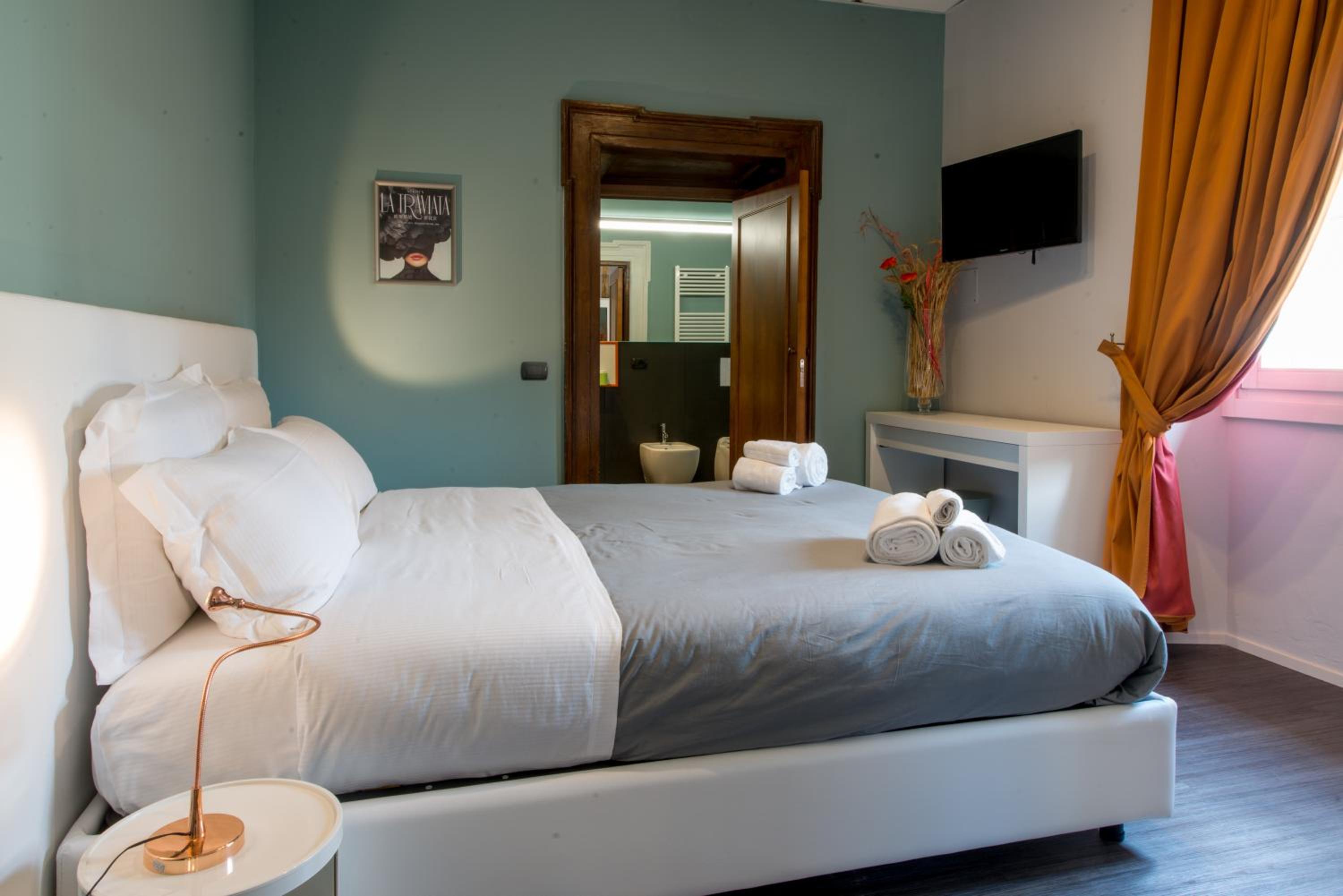 Double Room with Private Bathroom - Photo 1