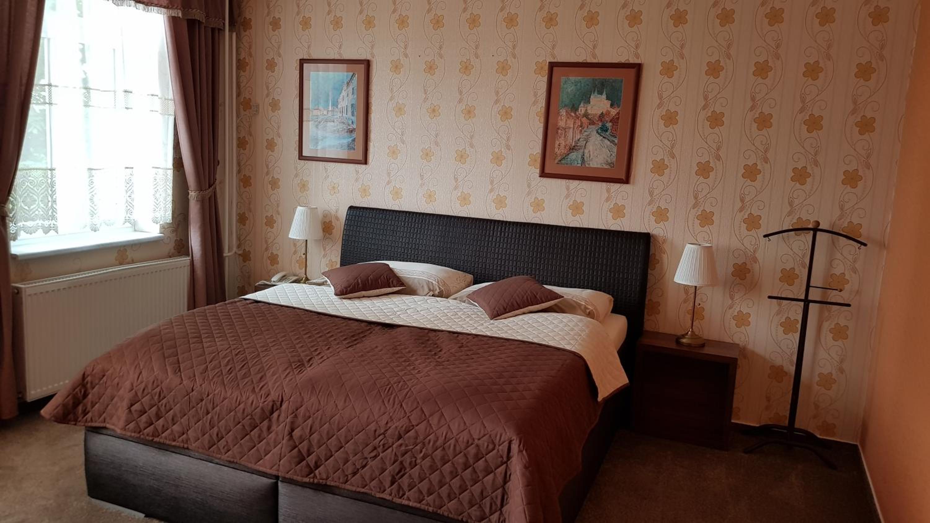 Two-Bedroom Suite - Photo 4