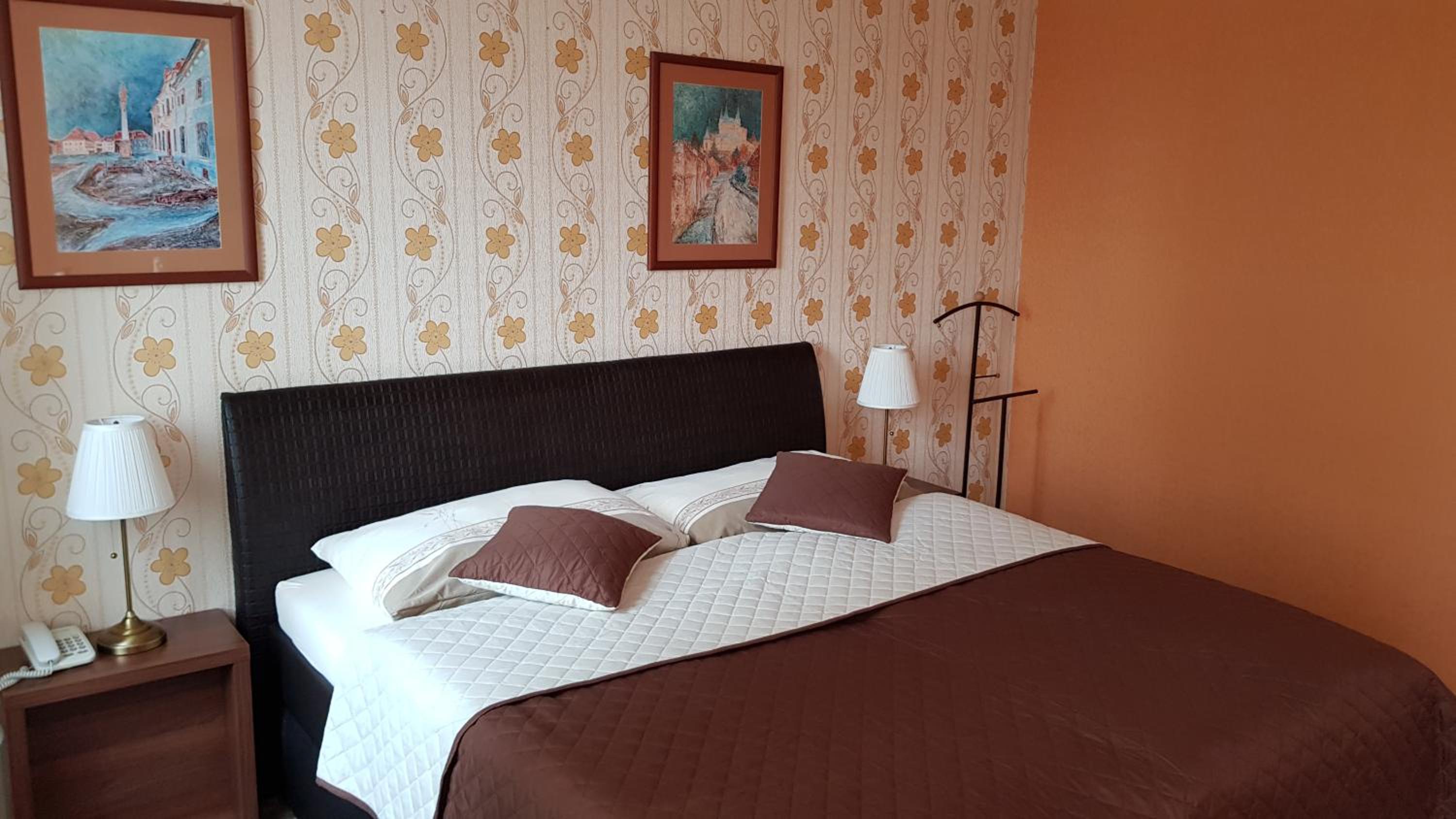 Two-Bedroom Suite - Photo 8