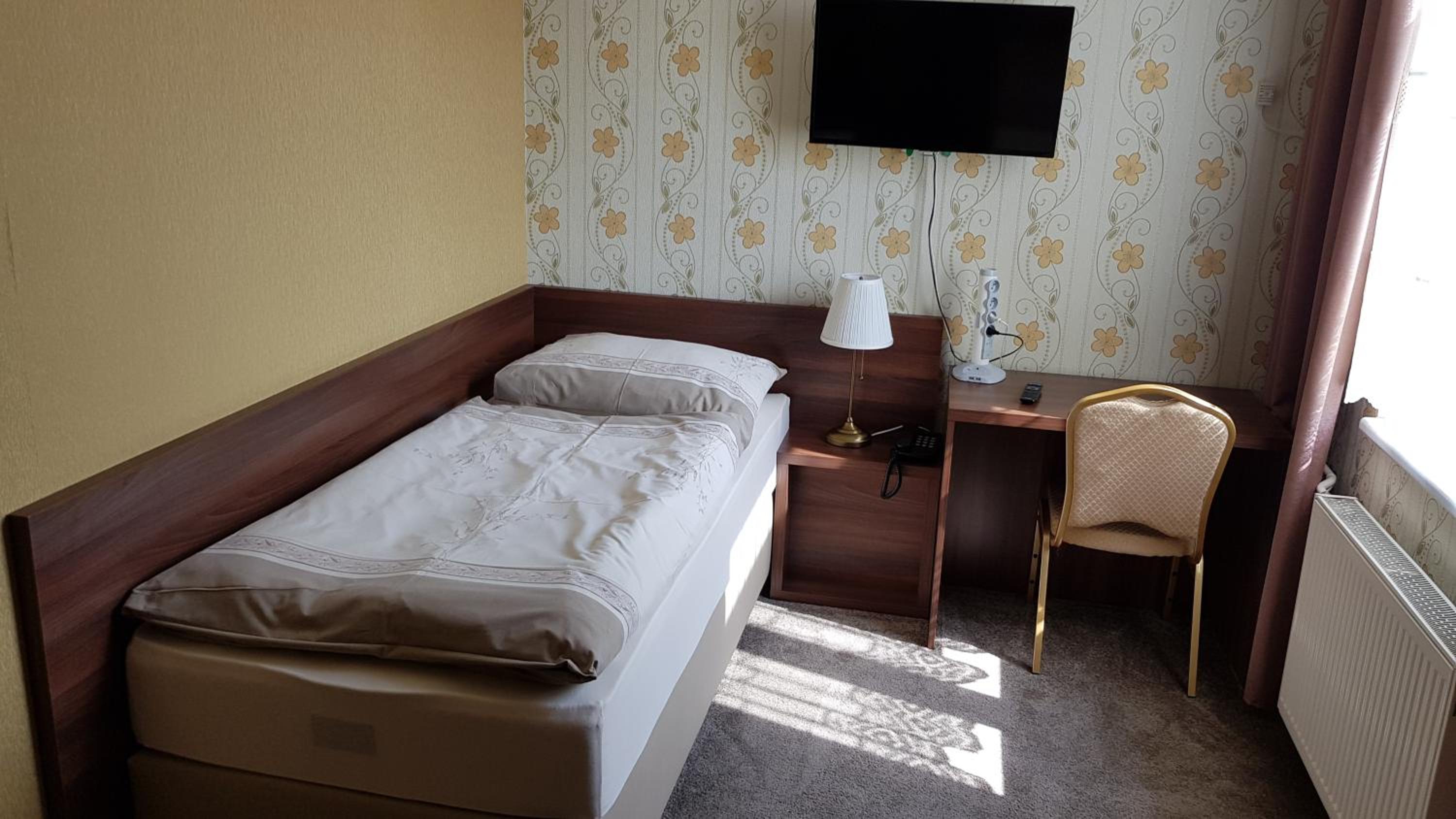 Two-Bedroom Suite - Photo 7