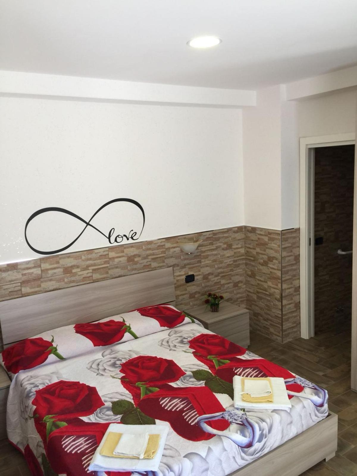 Deluxe Room (2 Adults + 1 Child)