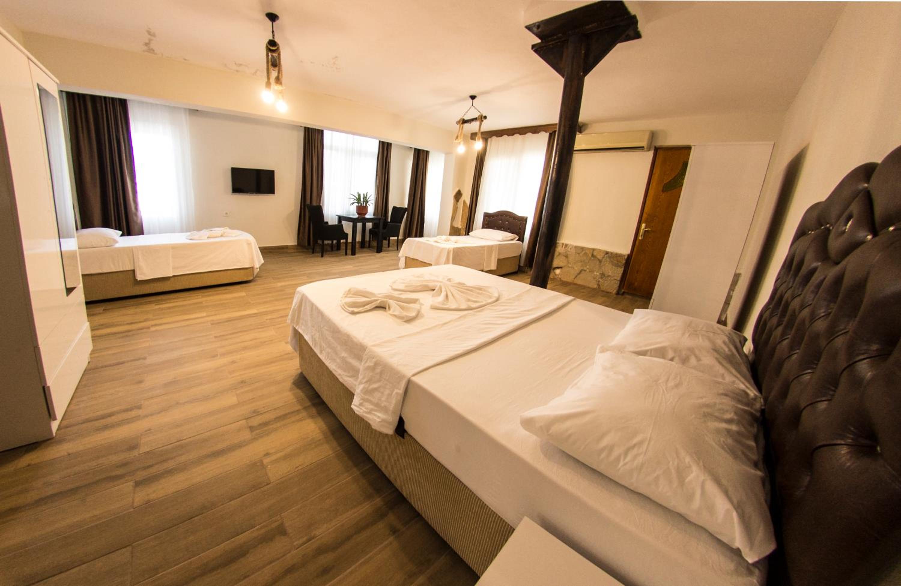 6-Bed Mixed Dormitory Room