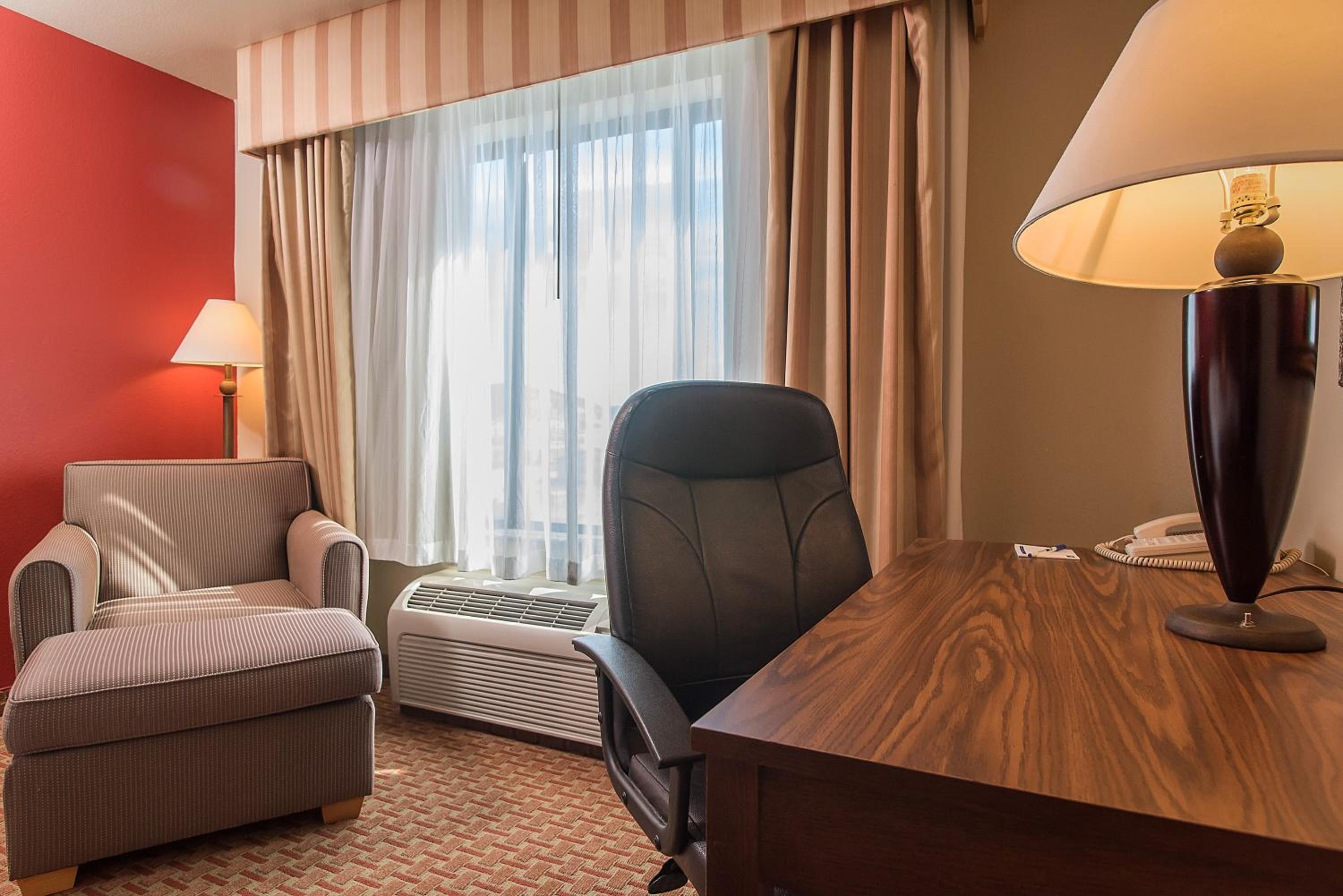 King Room - Mobility Access/Non-Smoking - Photo 1