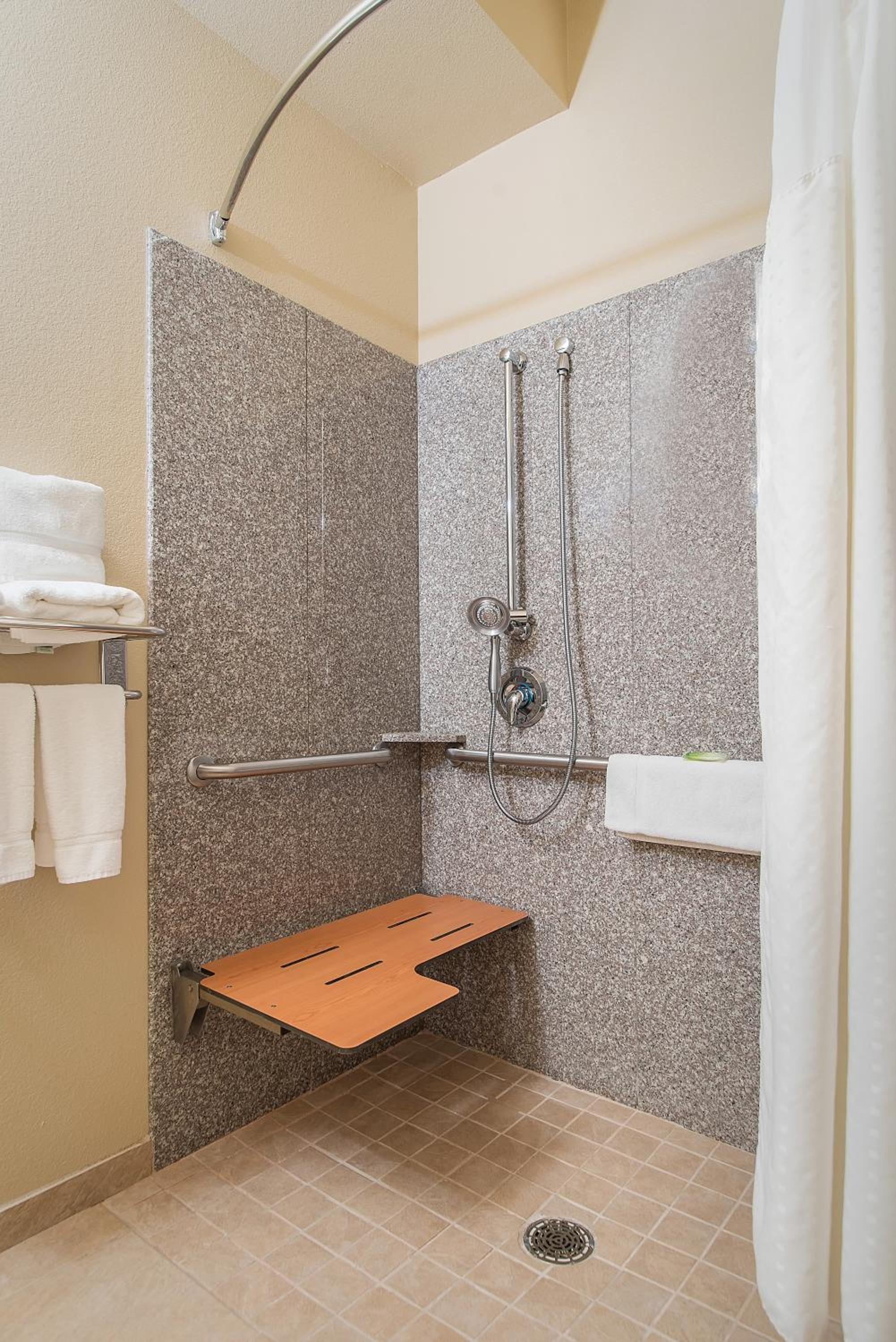 King Room - Mobility Access/Non-Smoking - Photo 4