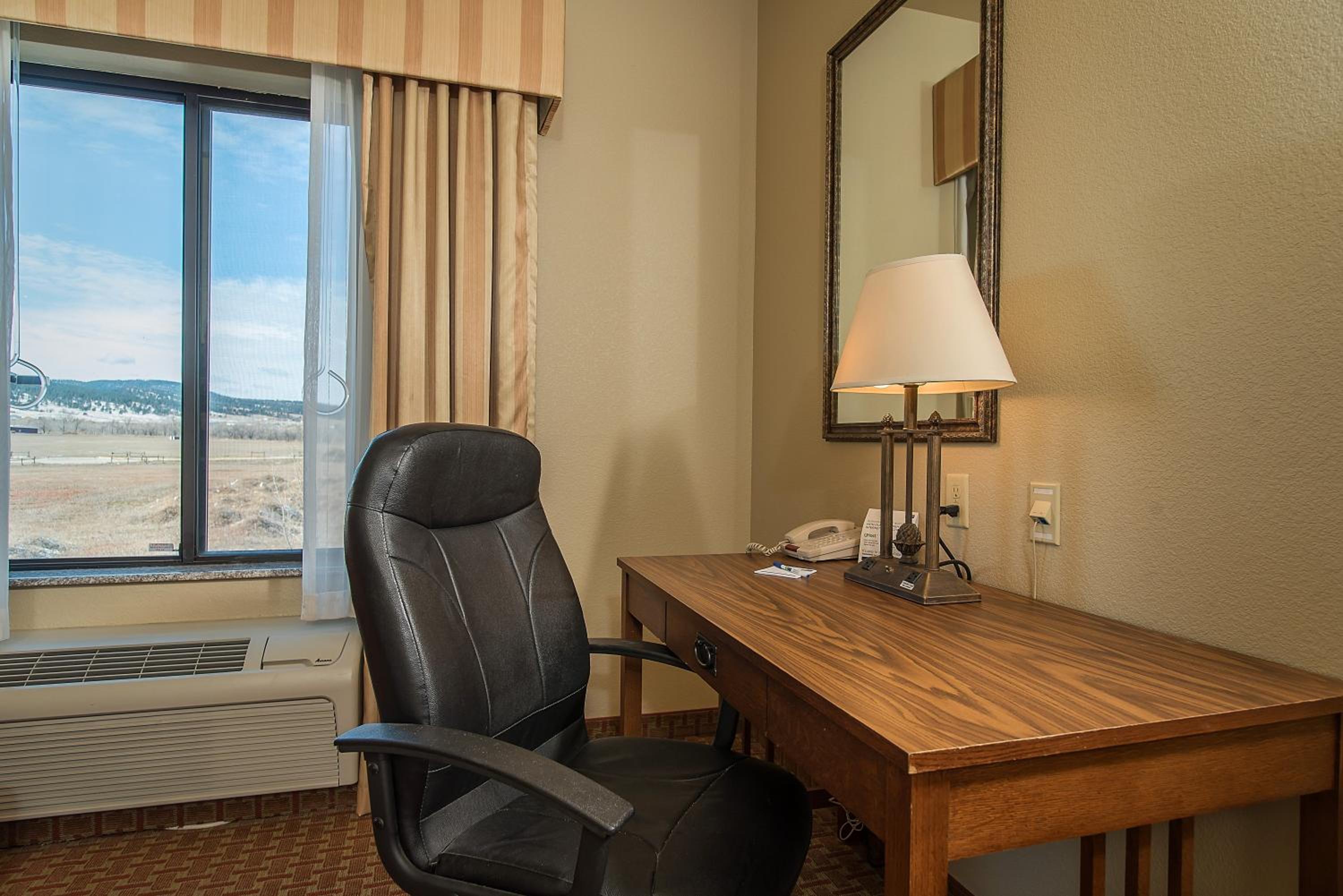 Queen Room - Mobility Access/Non-Smoking photo 2