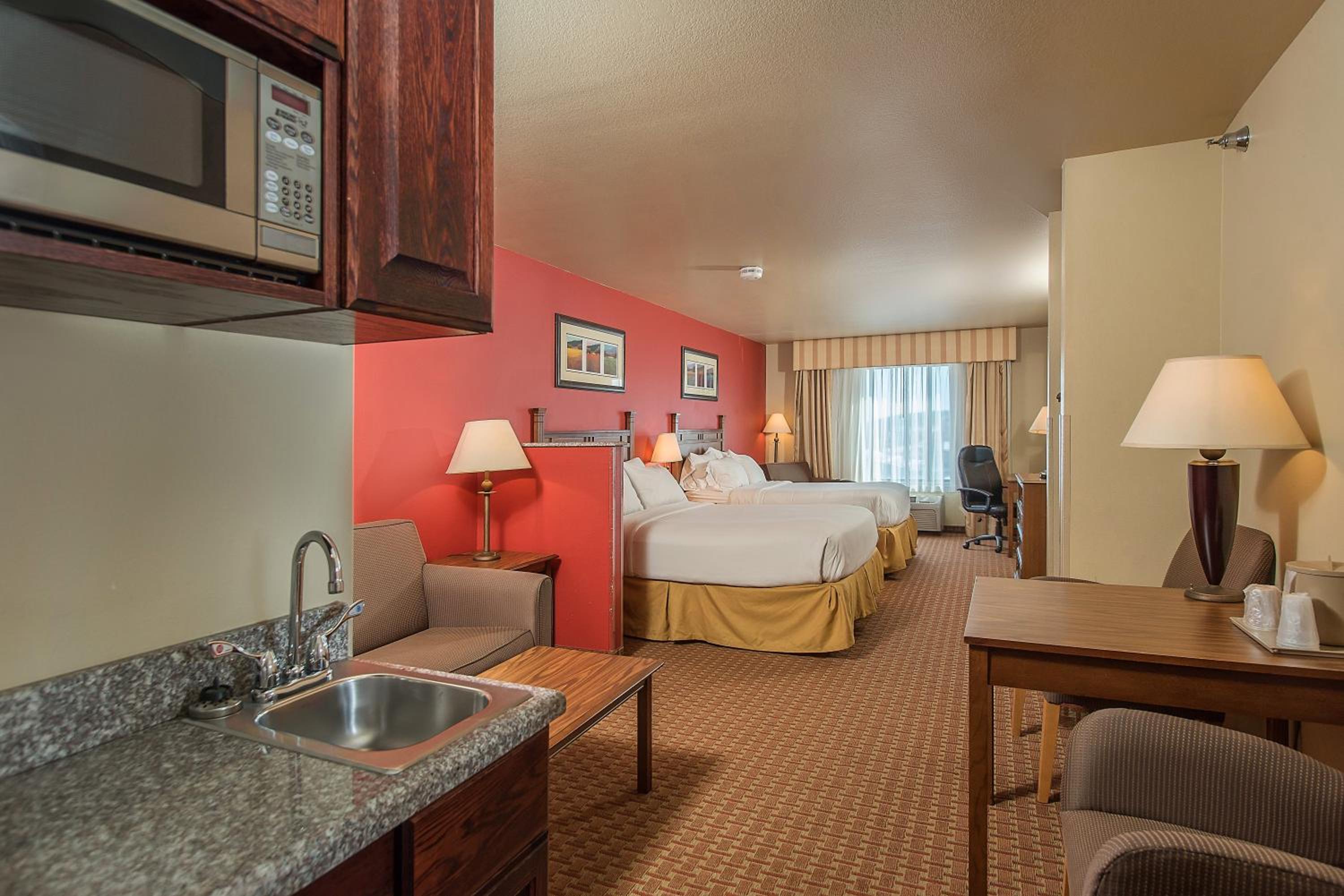 Studio Suite with Two Queen Beds - Non-Smoking - Photo 2